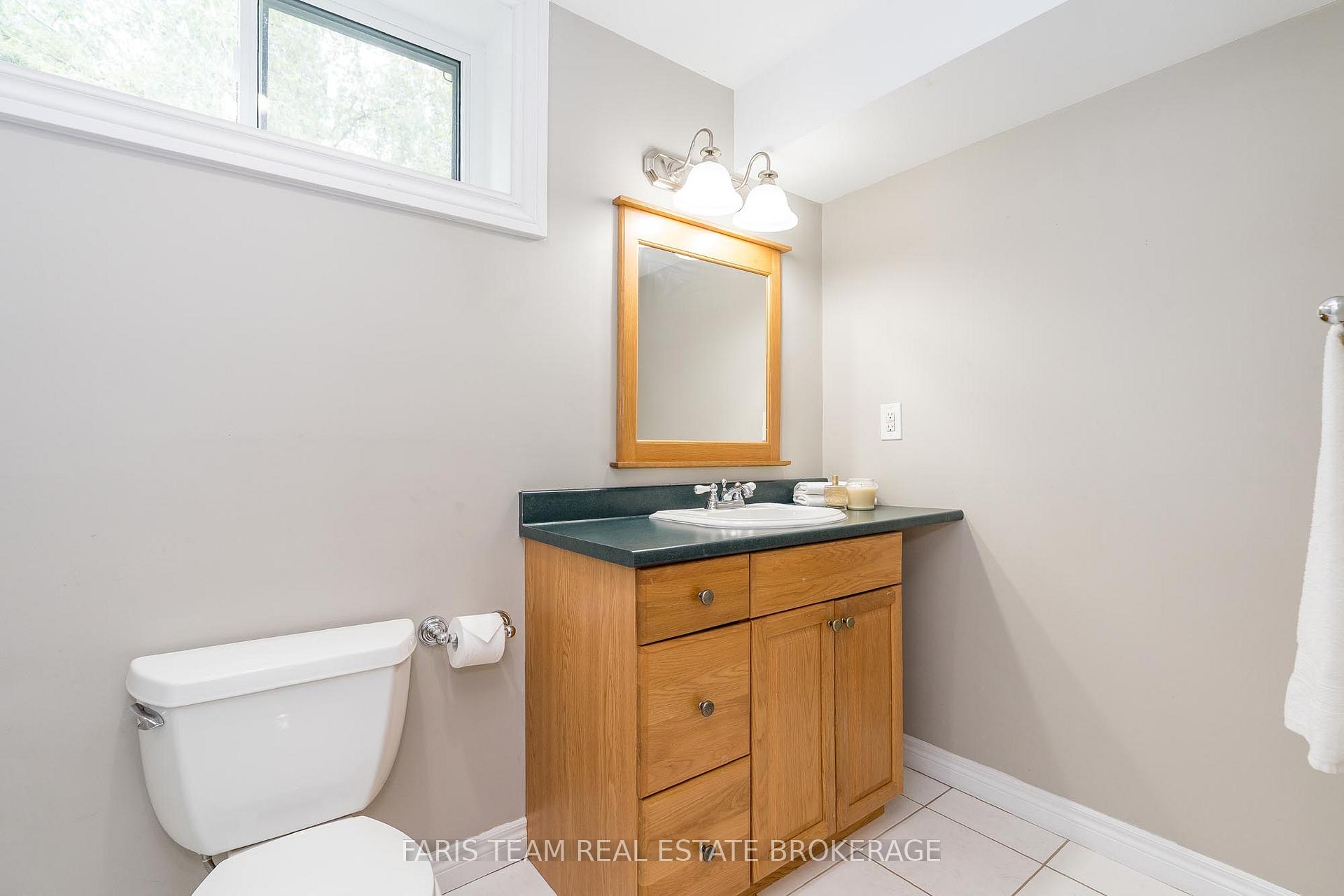 Photo 35 of 33 Willow Landing Road, Springwater, Midhurst — HOMEH