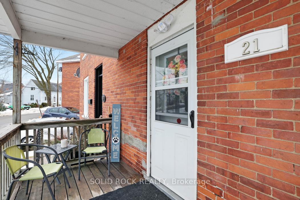 Photo 3 of 21 Elm Street E, Smiths Falls — HOMEH