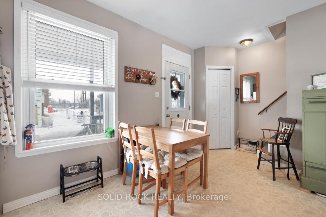 Photo 7 of 21 Elm Street E, Smiths Falls — HOMEH