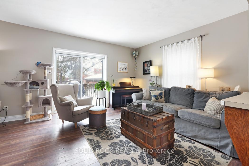 Photo 10 of 21 Elm Street E, Smiths Falls — HOMEH