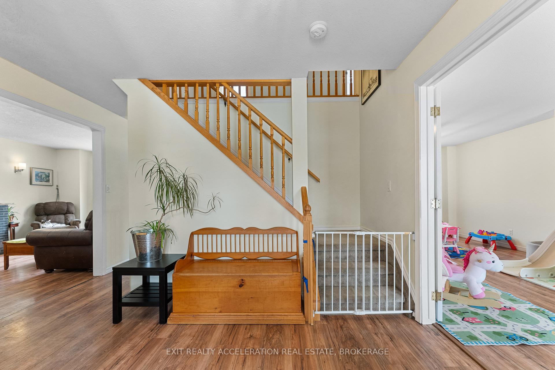 Photo 5 of 263 Wood Avenue, Smiths Falls — HOMEH