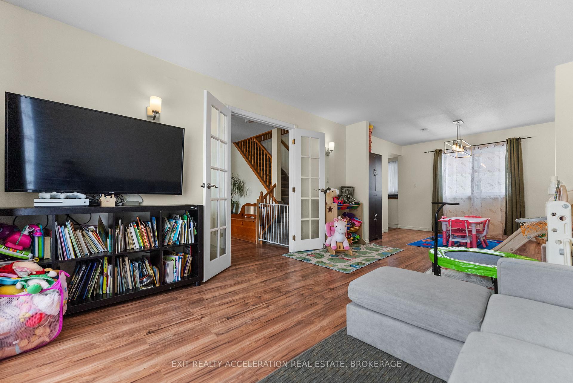 Photo 7 of 263 Wood Avenue, Smiths Falls — HOMEH