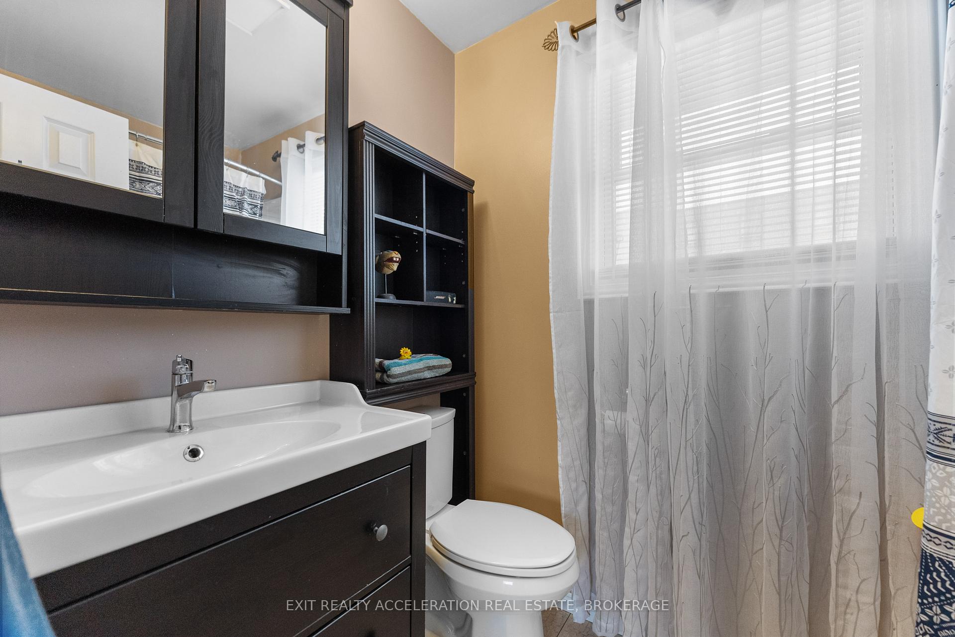 Photo 25 of 263 Wood Avenue, Smiths Falls — HOMEH