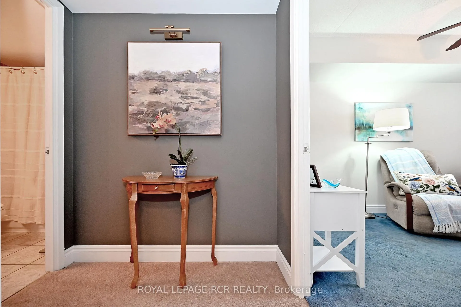 Photo 11 of Unit 212, 160 Wellington Street E, Aurora, Aurora Village — HOMEH