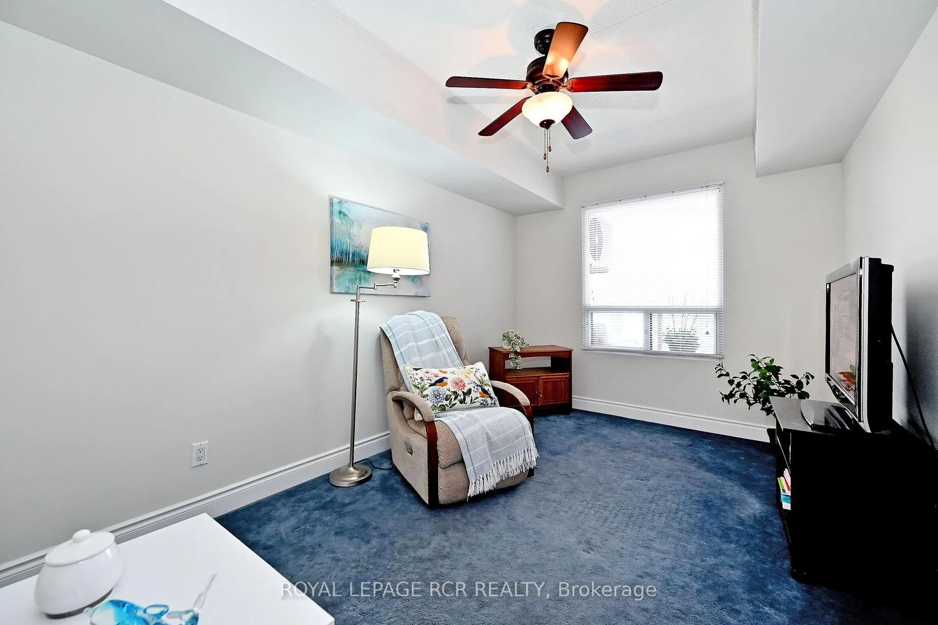 Photo 12 of Unit 212, 160 Wellington Street E, Aurora, Aurora Village — HOMEH