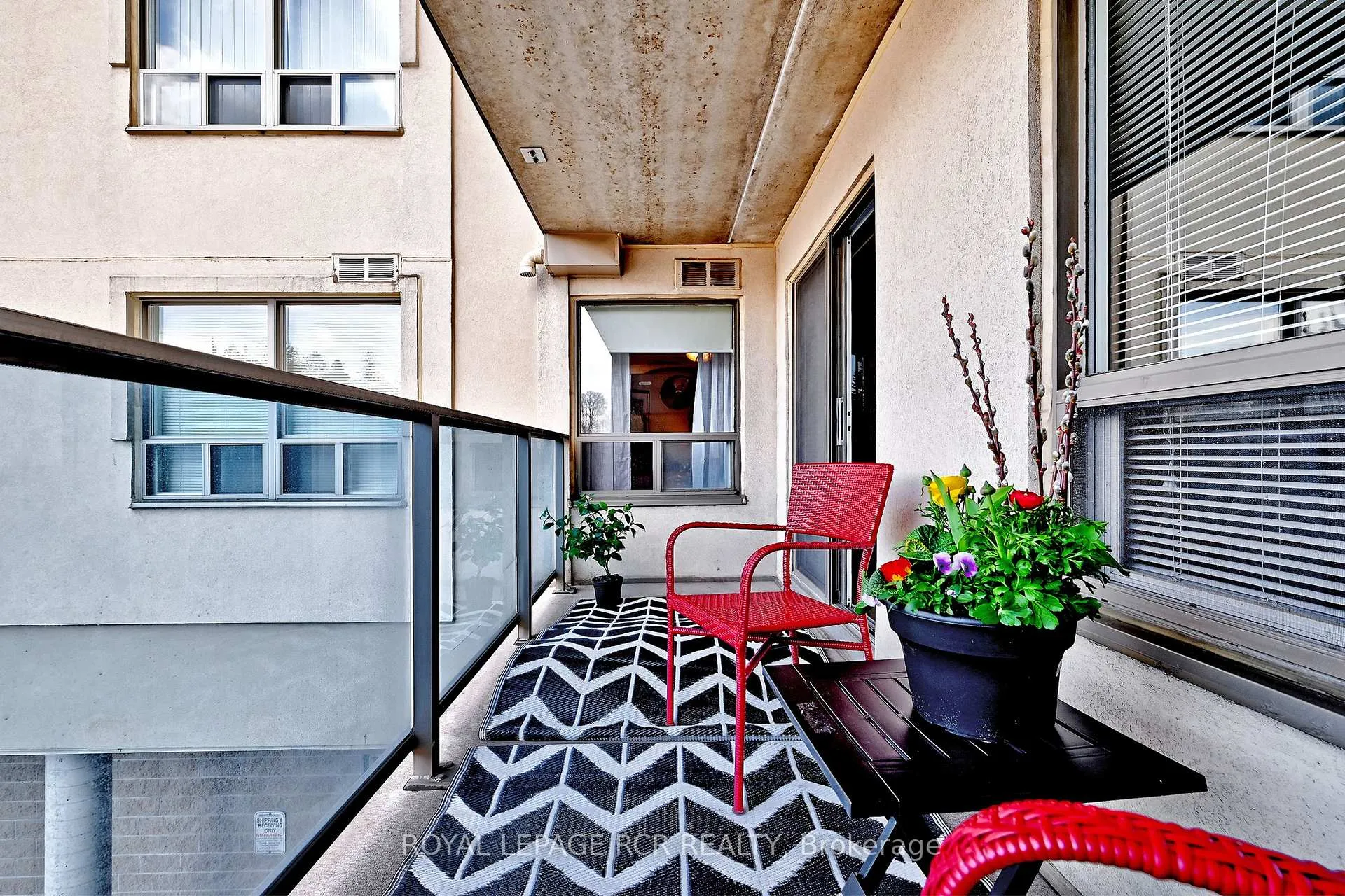 Photo 14 of Unit 212, 160 Wellington Street E, Aurora, Aurora Village — HOMEH