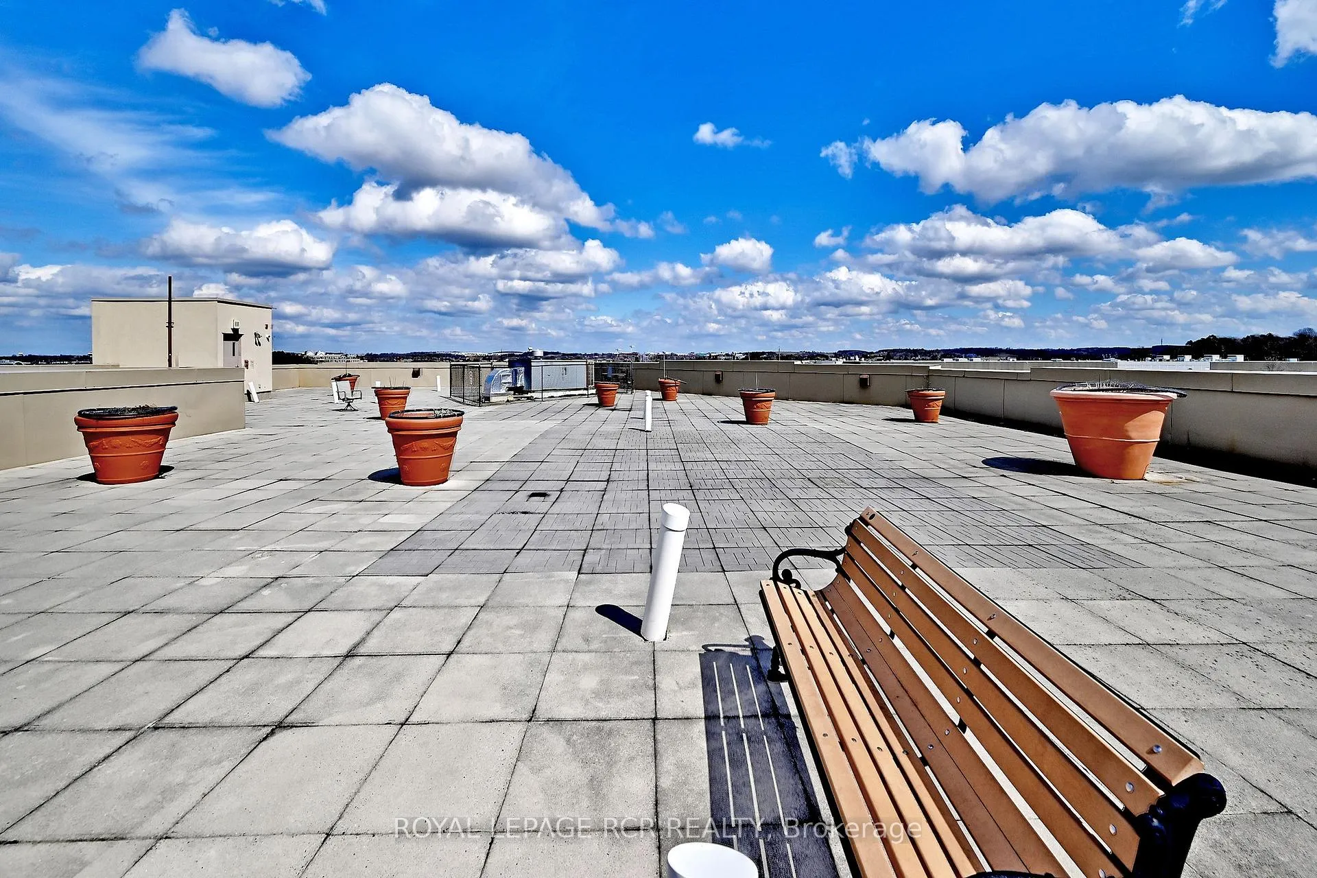 Photo 15 of Unit 212, 160 Wellington Street E, Aurora, Aurora Village — HOMEH