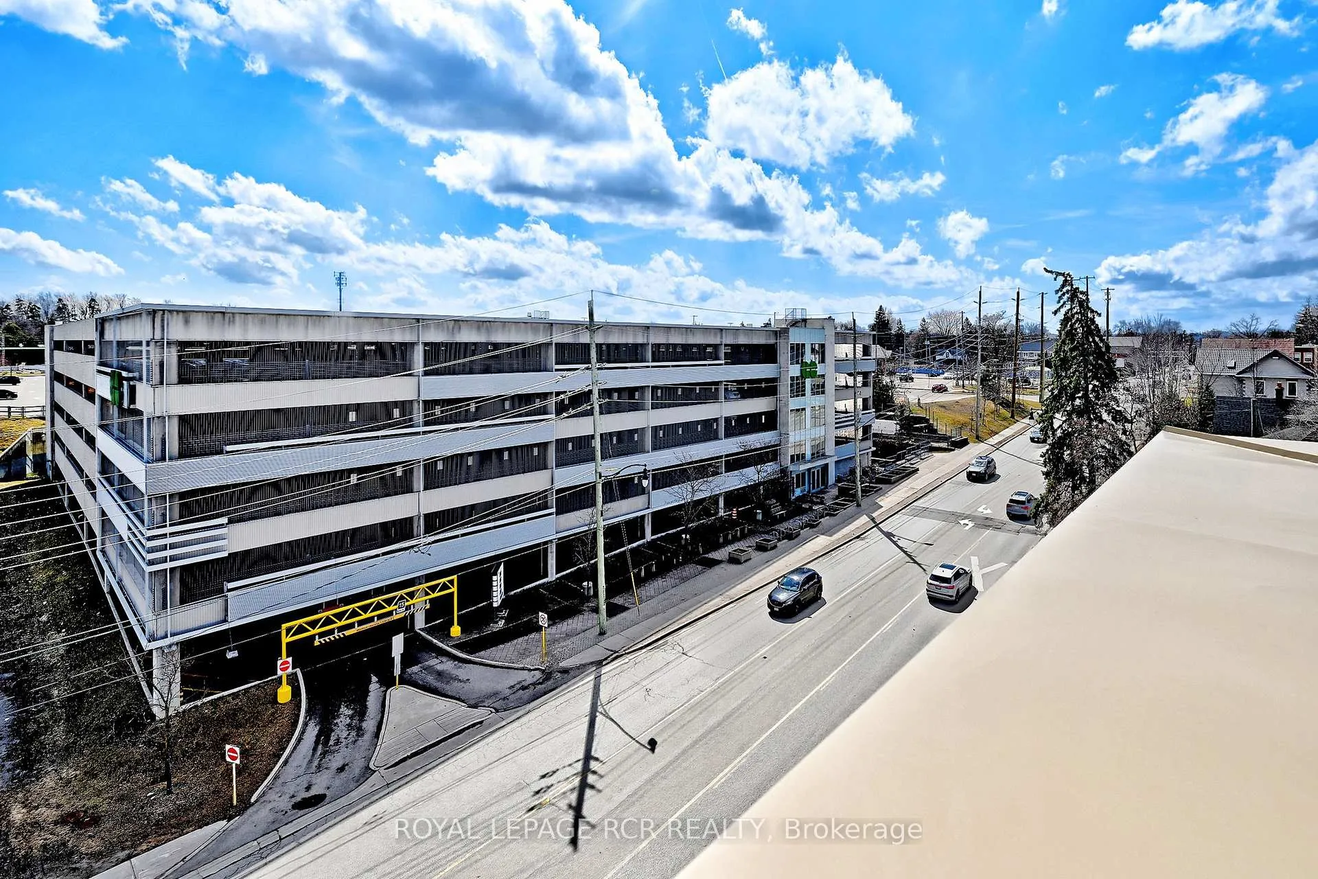 Photo 17 of Unit 212, 160 Wellington Street E, Aurora, Aurora Village — HOMEH