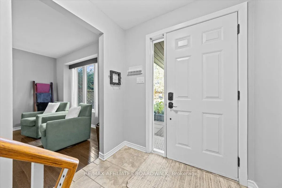 Photo 3 of 42 Haywood Crescent, Ottawa, Kanata - Katimavik — HOMEH