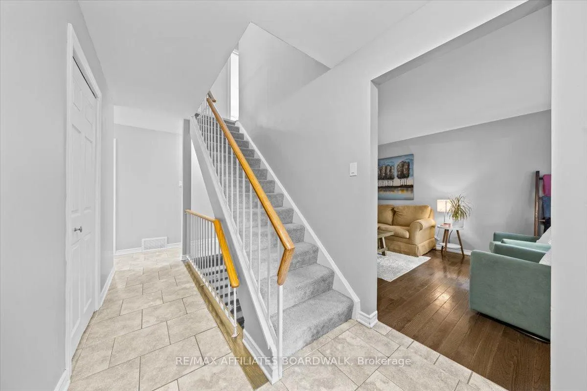 Photo 4 of 42 Haywood Crescent, Ottawa, Kanata - Katimavik — HOMEH