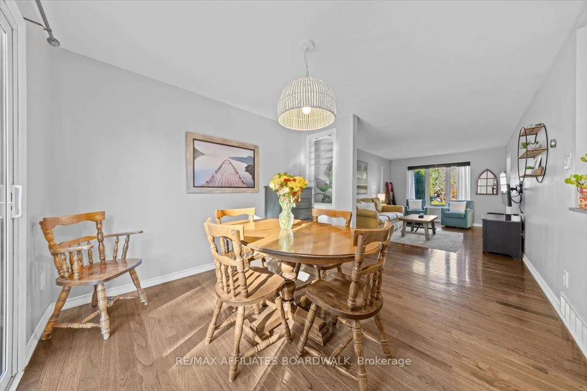 Photo 12 of 42 Haywood Crescent, Ottawa, Kanata - Katimavik — HOMEH
