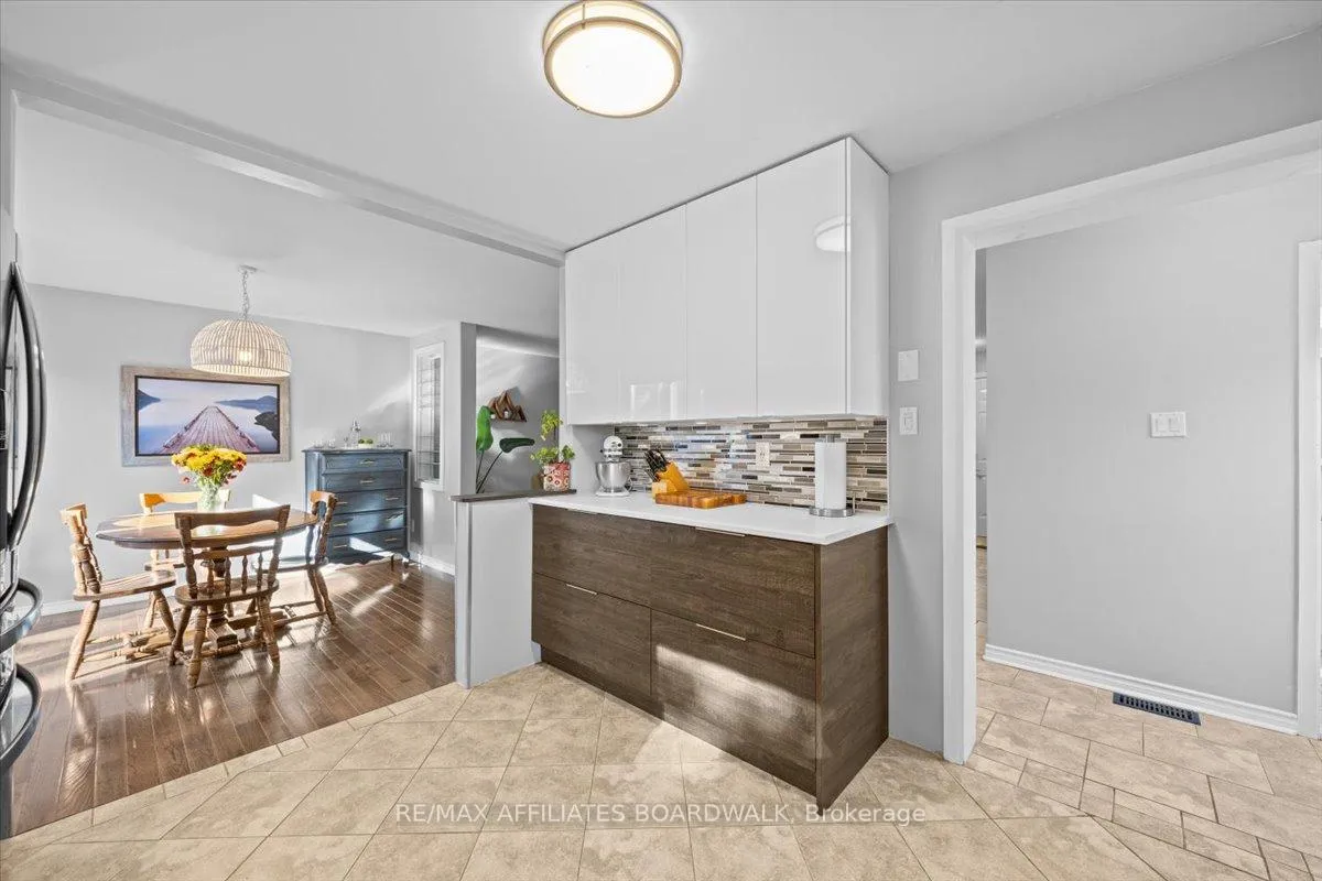 Photo 13 of 42 Haywood Crescent, Ottawa, Kanata - Katimavik — HOMEH
