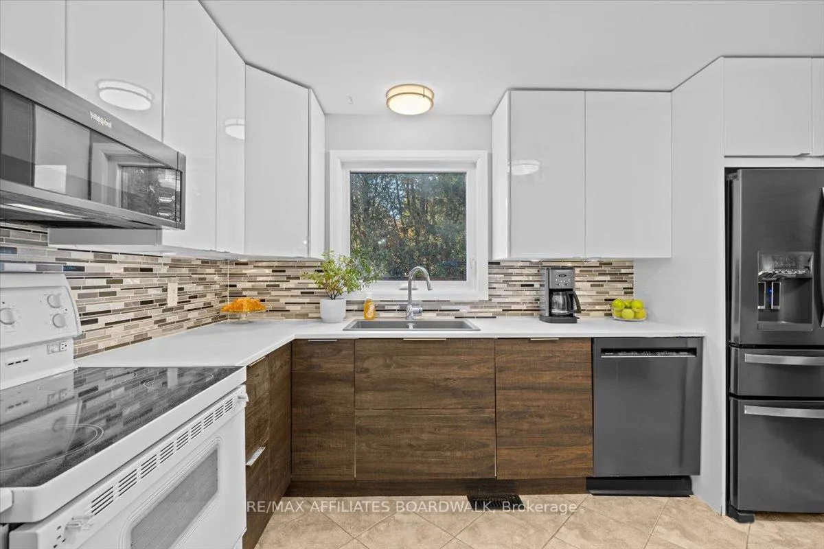 Photo 20 of 42 Haywood Crescent, Ottawa, Kanata - Katimavik — HOMEH