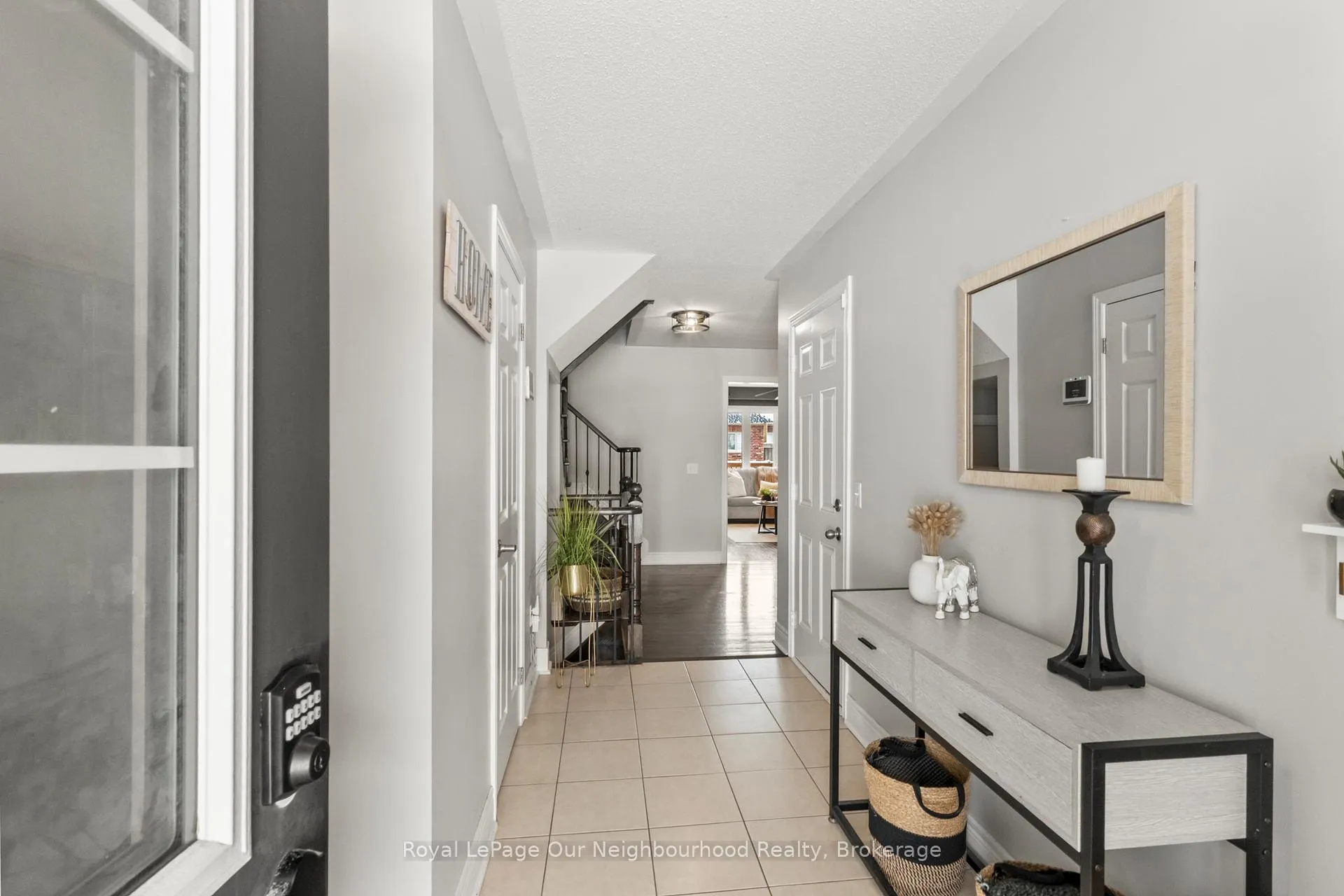Photo 3 of 53 Kersey Crescent, Clarington, Courtice — HOMEH