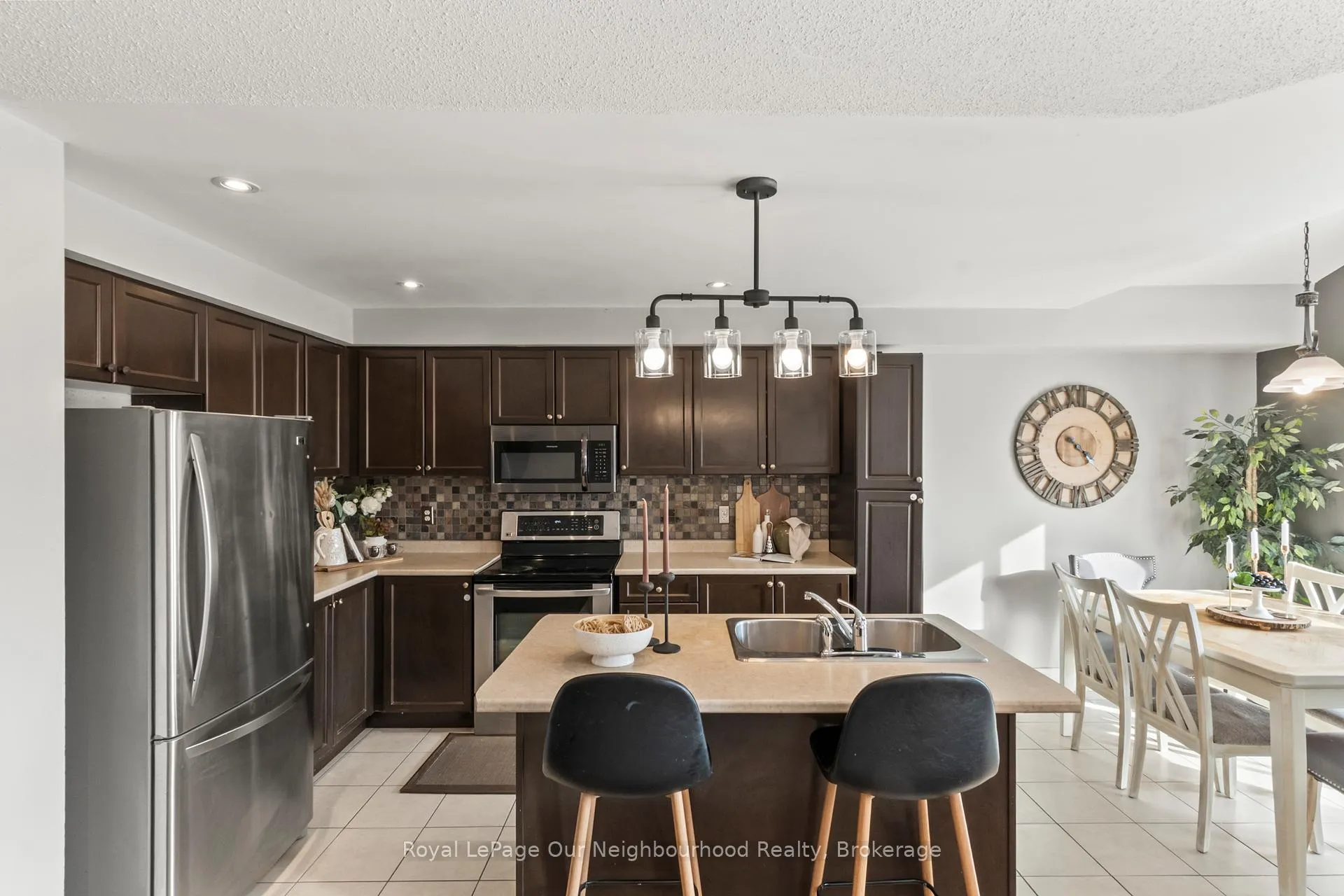 Photo 7 of 53 Kersey Crescent, Clarington, Courtice — HOMEH