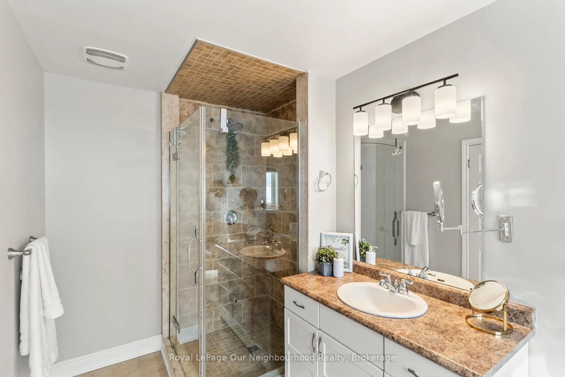 Photo 16 of 53 Kersey Crescent, Clarington, Courtice — HOMEH
