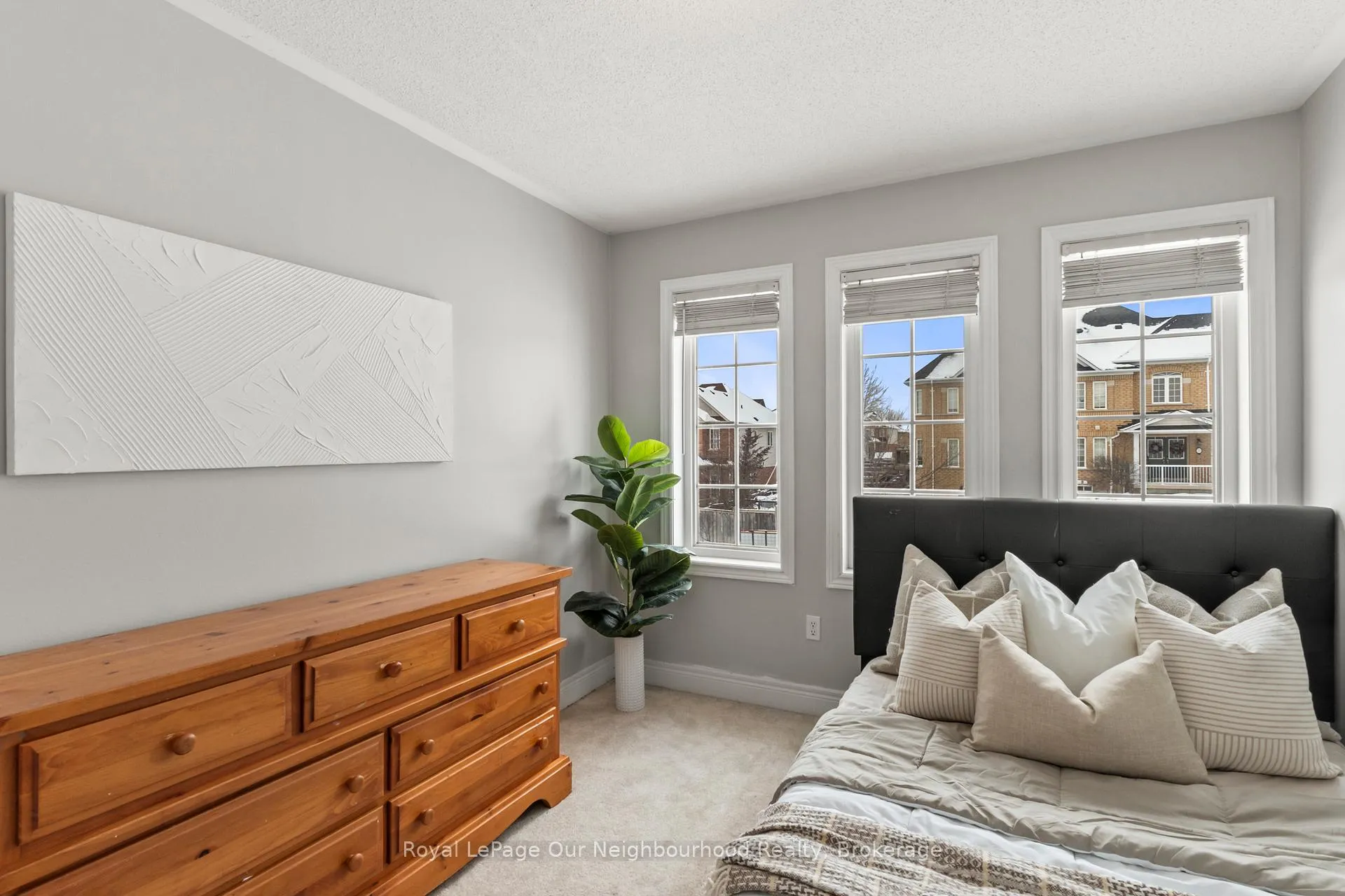 Photo 19 of 53 Kersey Crescent, Clarington, Courtice — HOMEH