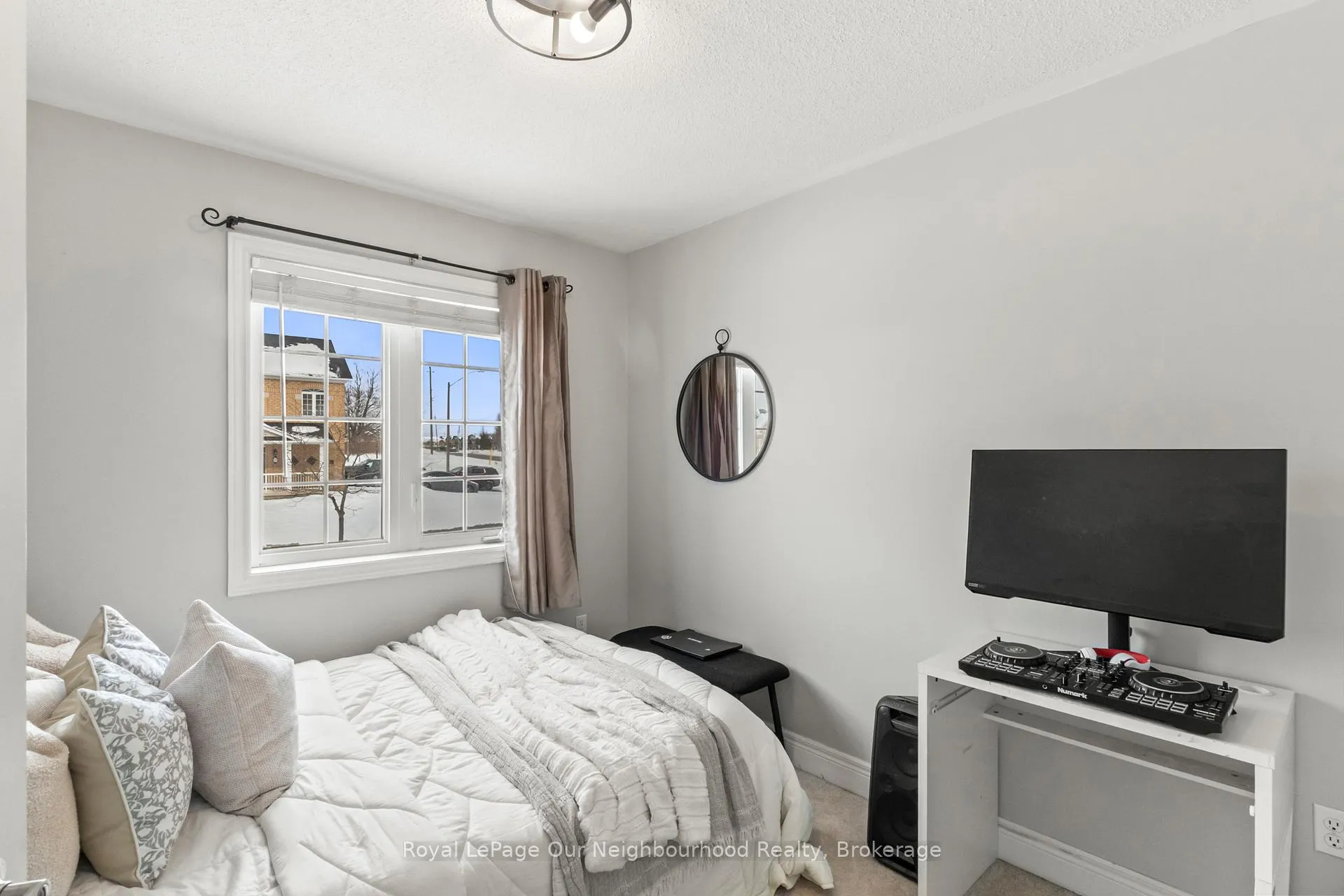 Photo 20 of 53 Kersey Crescent, Clarington, Courtice — HOMEH