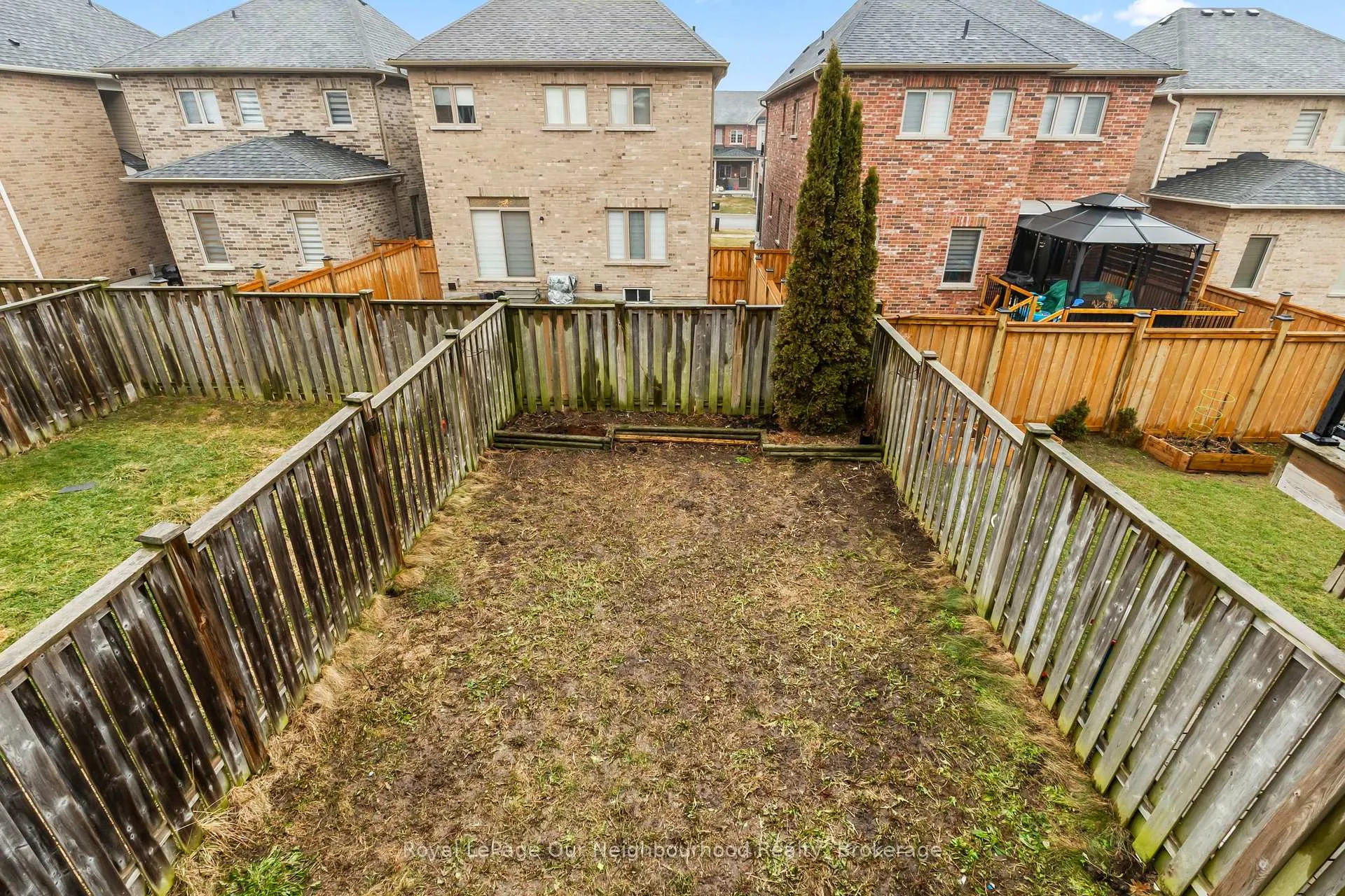 Photo 30 of 53 Kersey Crescent, Clarington, Courtice — HOMEH