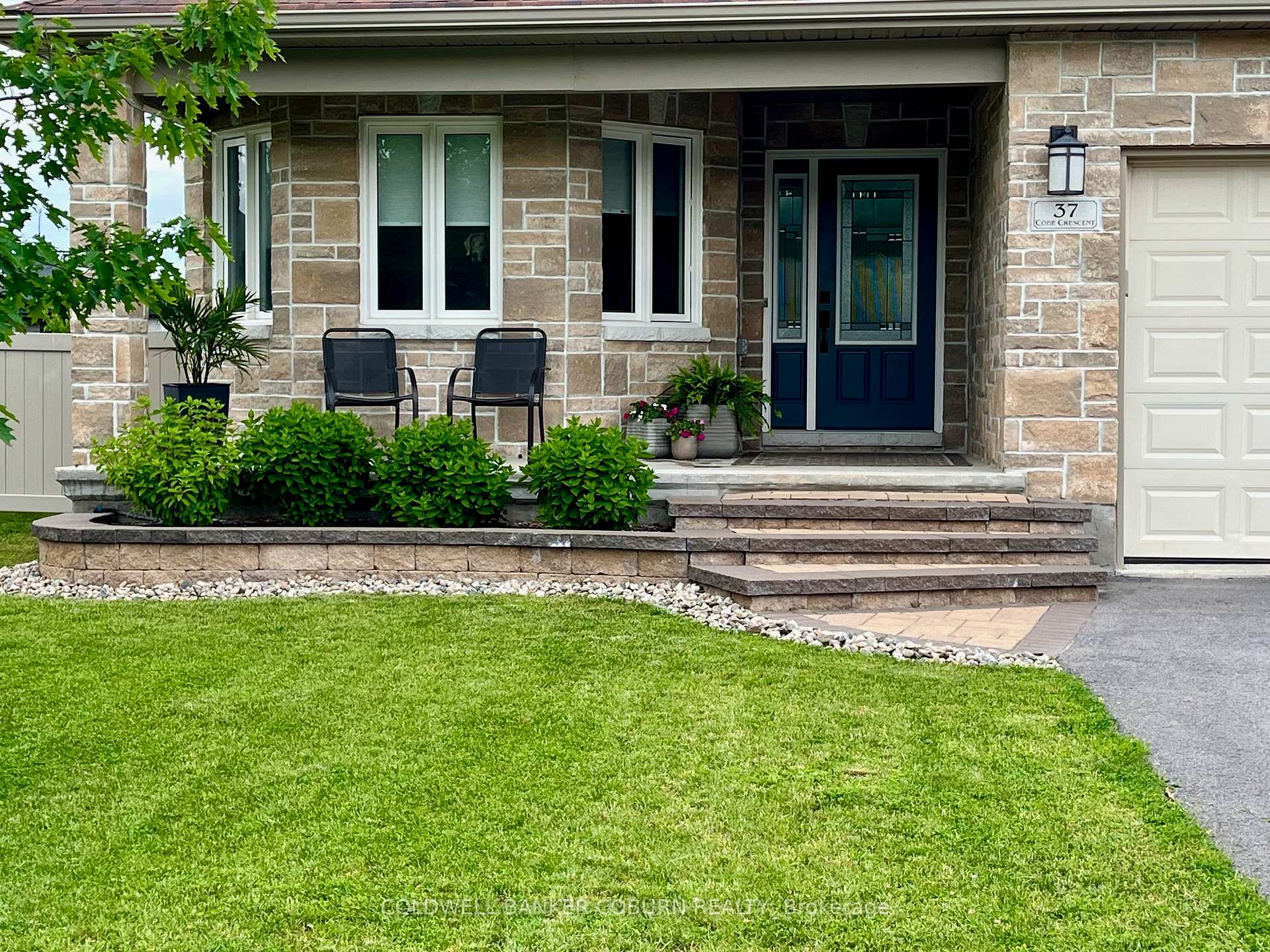 Photo 10 of 37 Code Crescent, Smiths Falls — HOMEH
