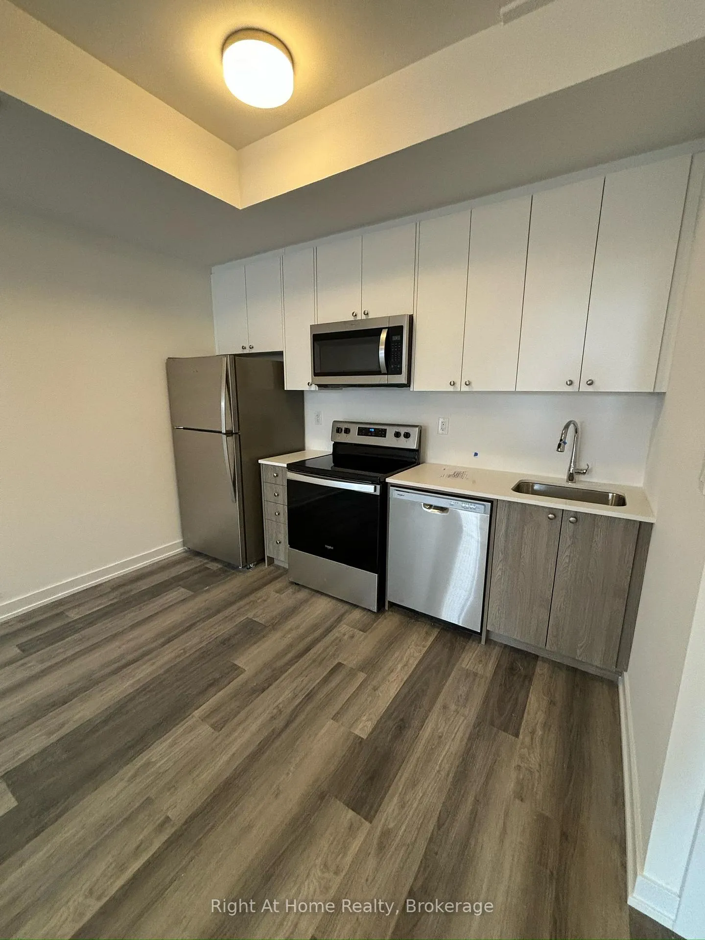 Photo 4 of Unit M17, 40 Palace Street, Kitchener — HOMEH