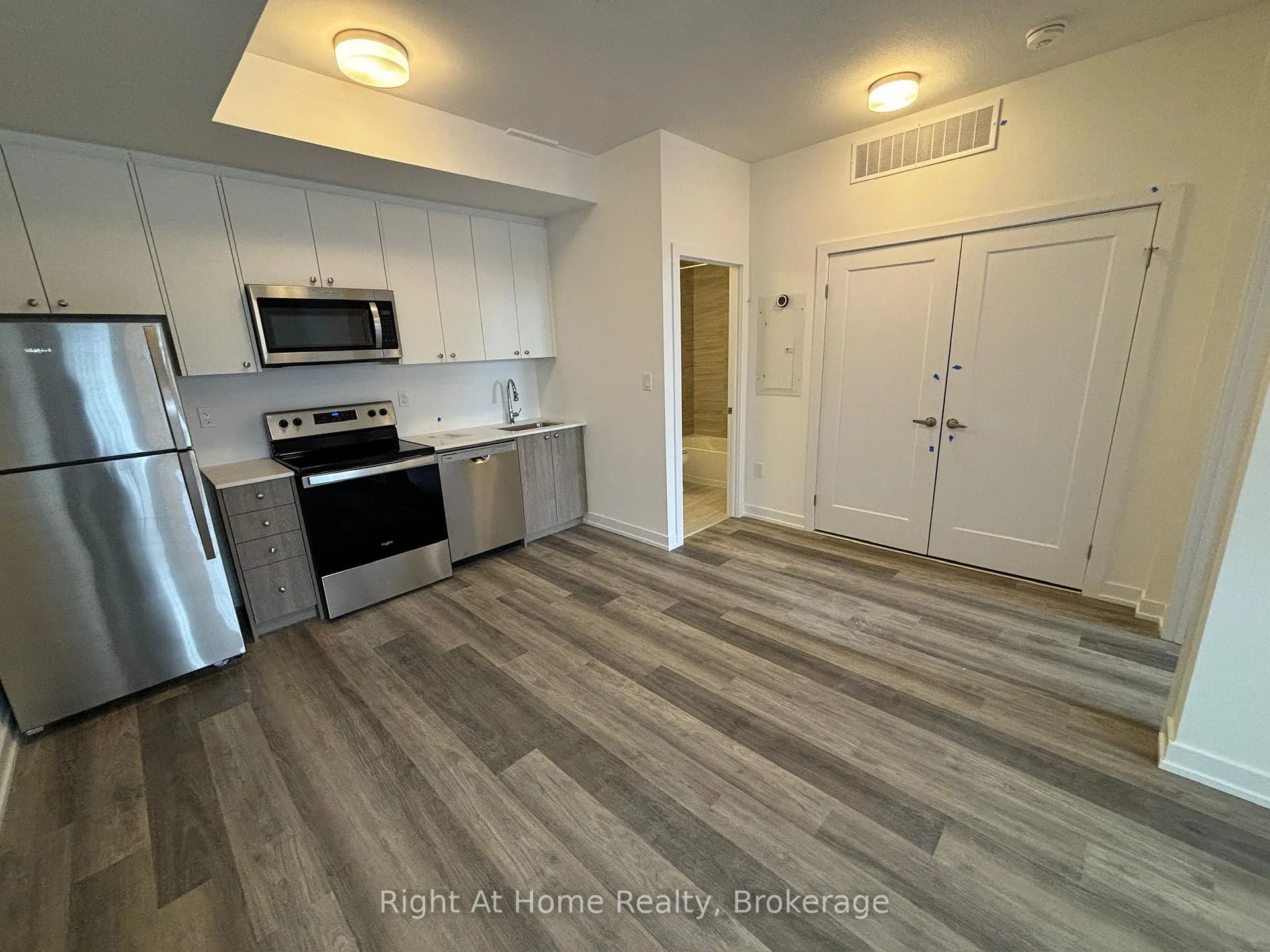 Photo 5 of Unit M17, 40 Palace Street, Kitchener — HOMEH