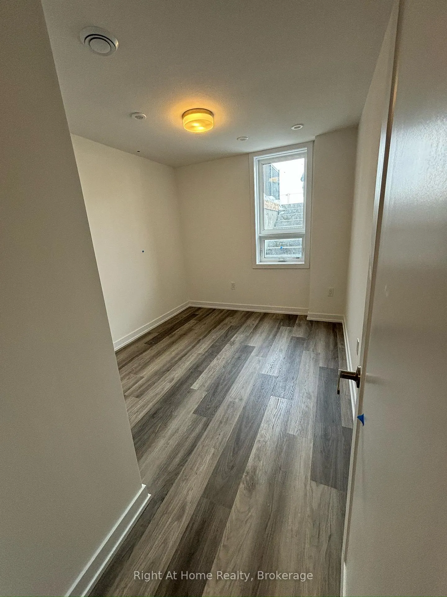 Photo 9 of Unit M17, 40 Palace Street, Kitchener — HOMEH