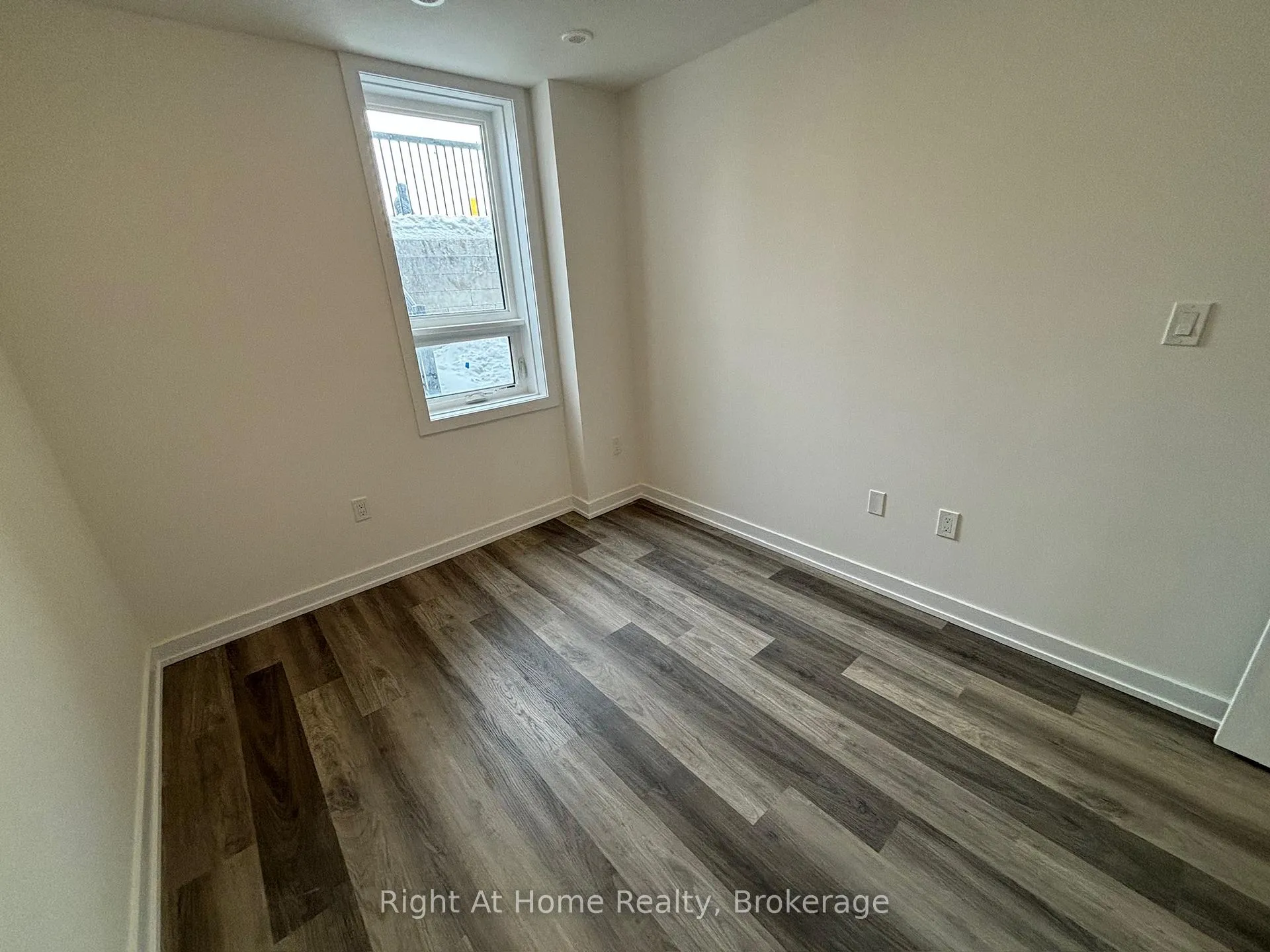 Photo 10 of Unit M17, 40 Palace Street, Kitchener — HOMEH