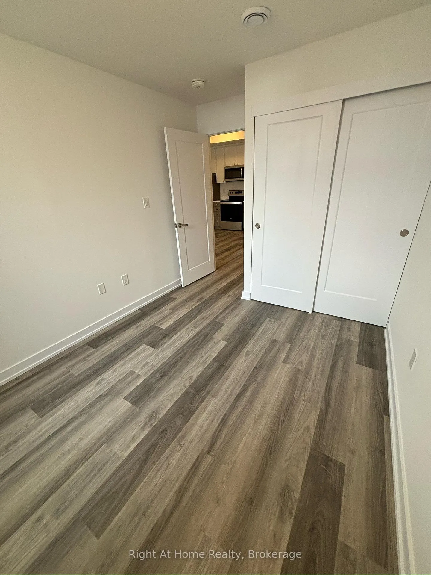 Photo 11 of Unit M17, 40 Palace Street, Kitchener — HOMEH