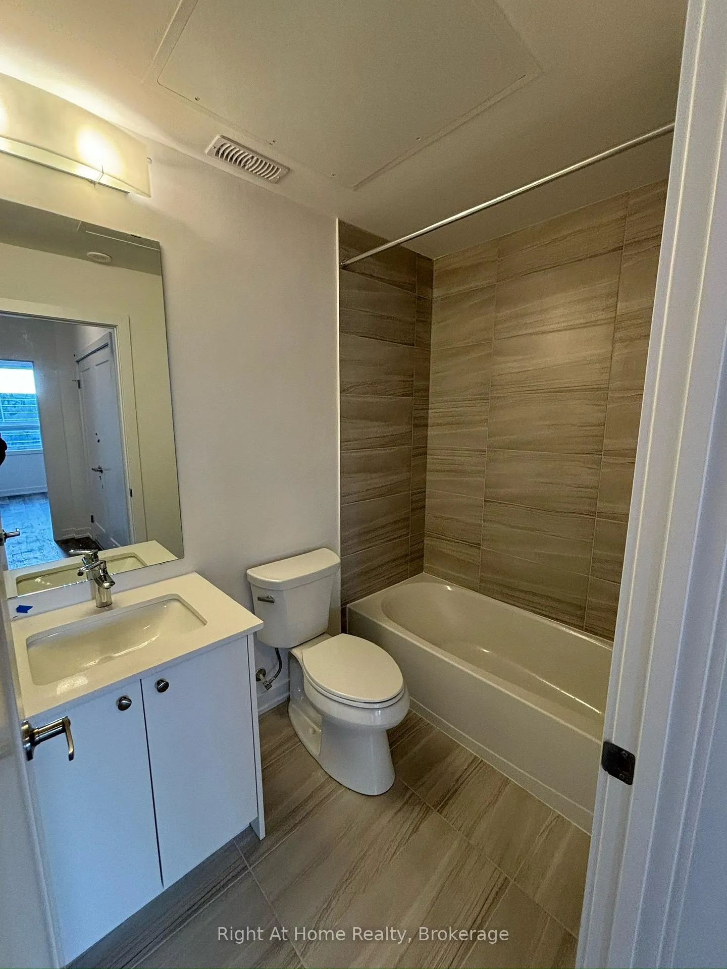 Photo 12 of Unit M17, 40 Palace Street, Kitchener — HOMEH