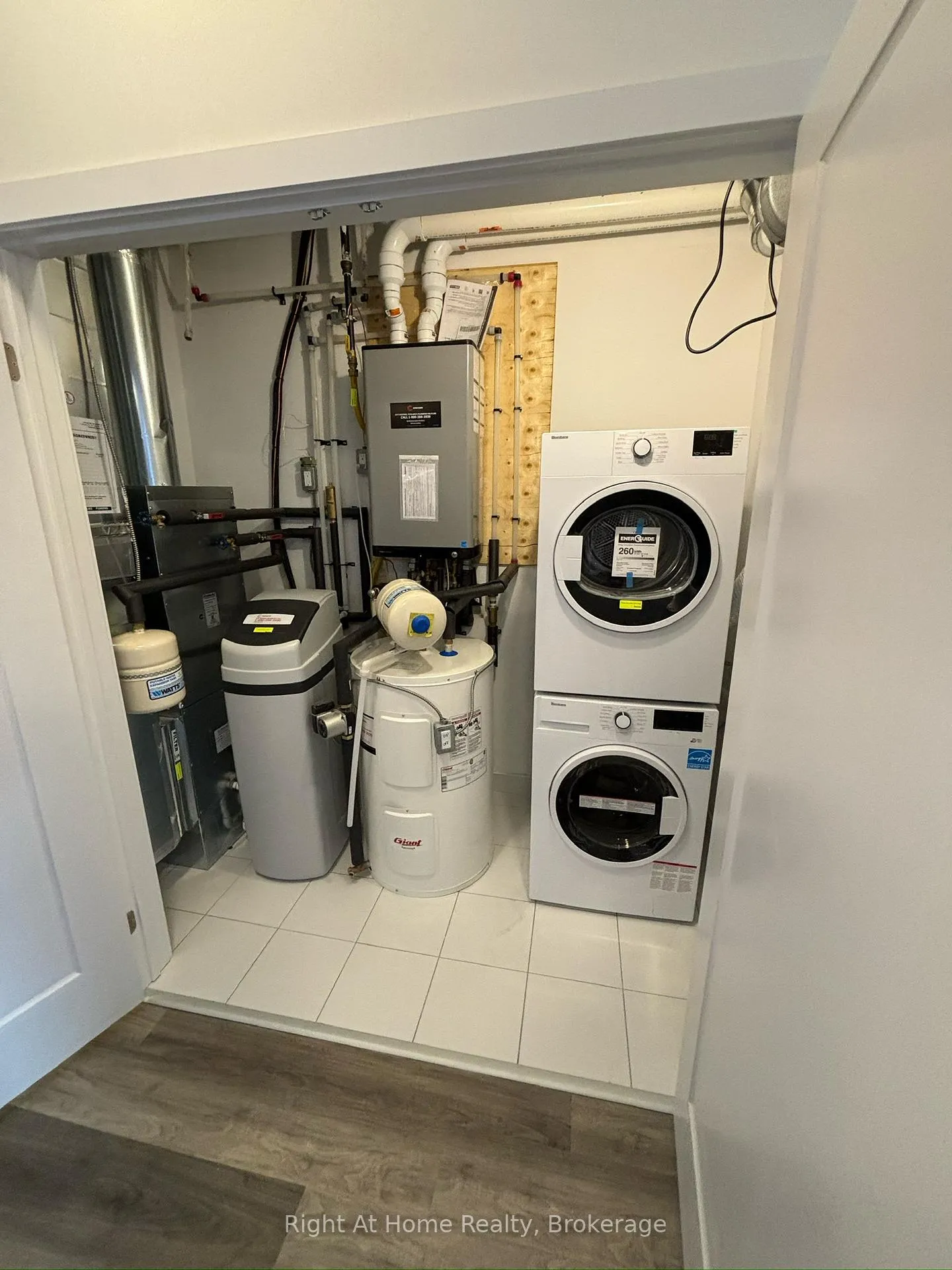 Photo 14 of Unit M17, 40 Palace Street, Kitchener — HOMEH