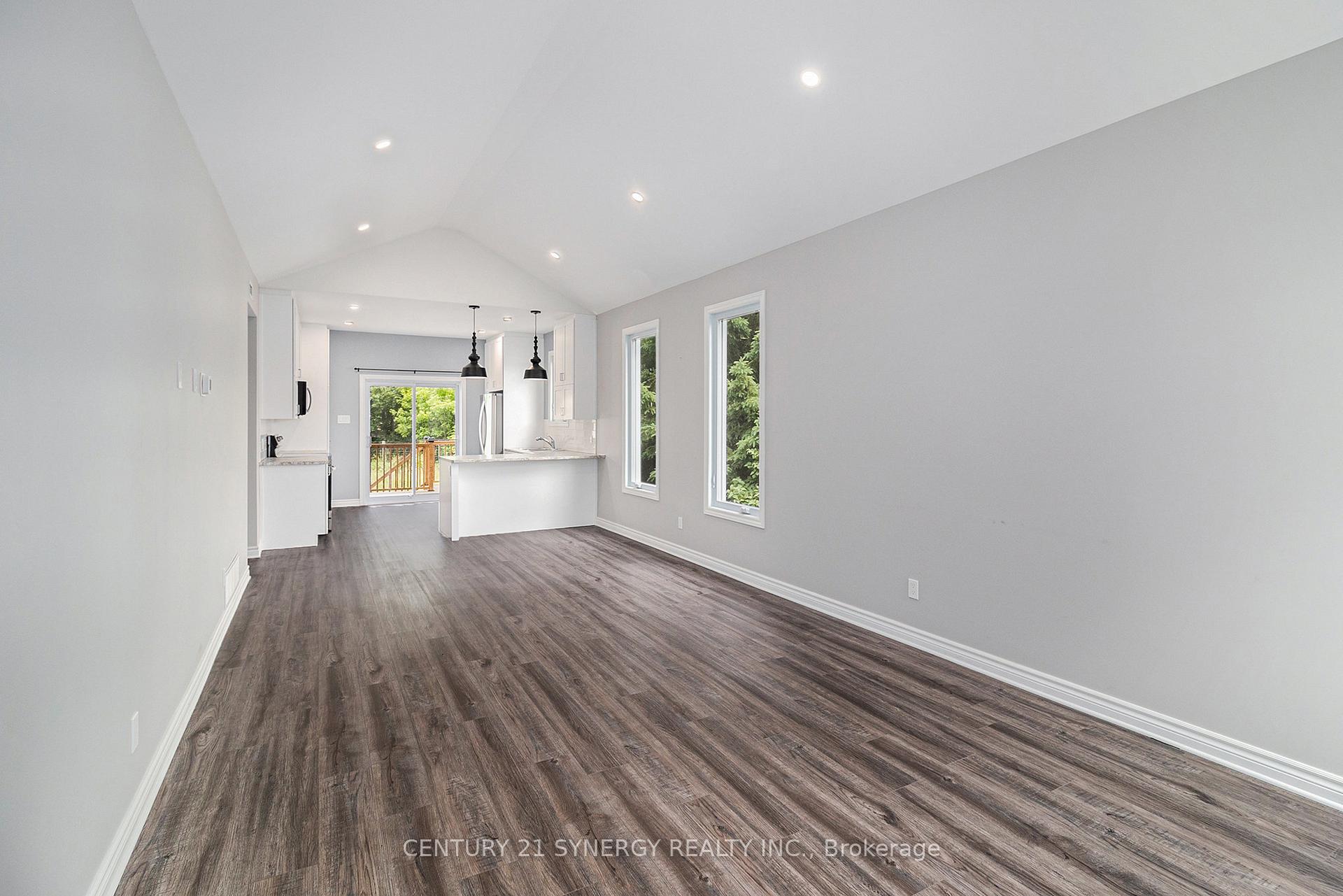 Photo 5 of 26 King Street, Smiths Falls — HOMEH