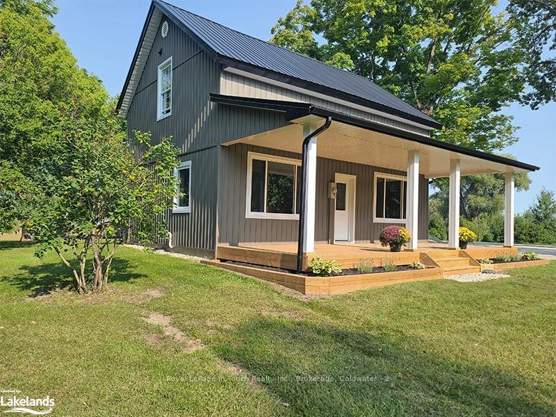 Front of 3010 Matchedash Street