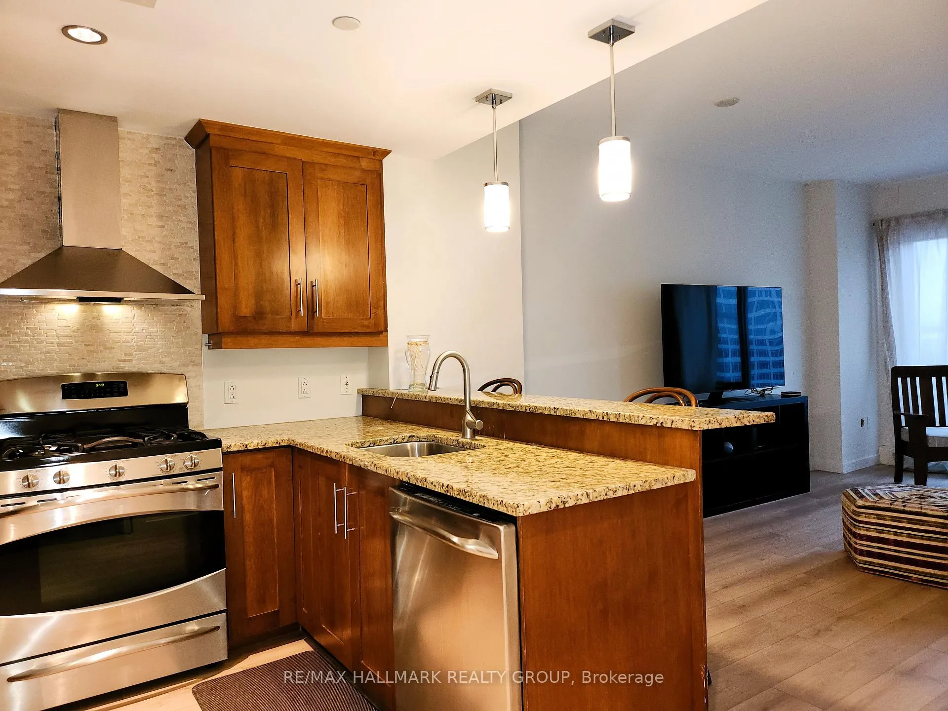 Photo 9 of Unit 704, 90 George Street, Ottawa, Lower Town/Byward Market — HOMEH