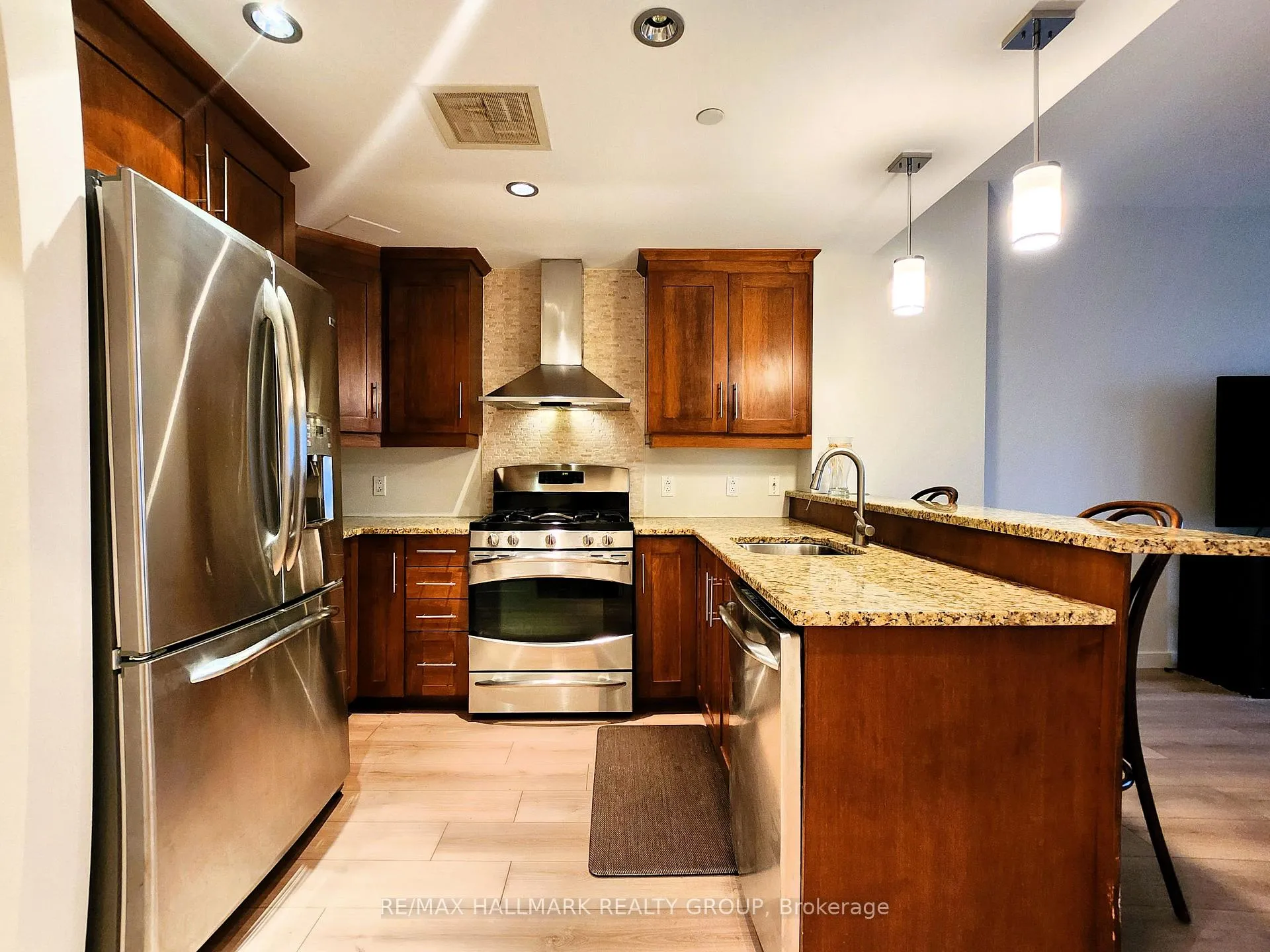Photo 10 of Unit 704, 90 George Street, Ottawa, Lower Town/Byward Market — HOMEH