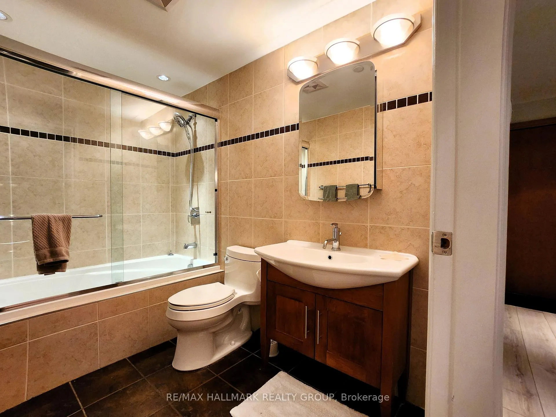 Photo 15 of Unit 704, 90 George Street, Ottawa, Lower Town/Byward Market — HOMEH