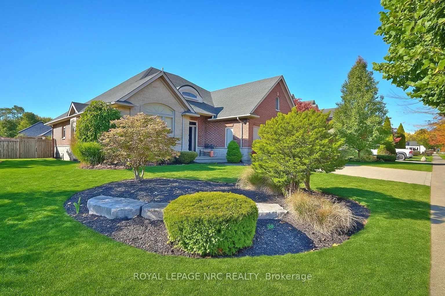 Photo 2 of 45 Timber Creek Crescent, Pelham, Fonthill — HOMEH