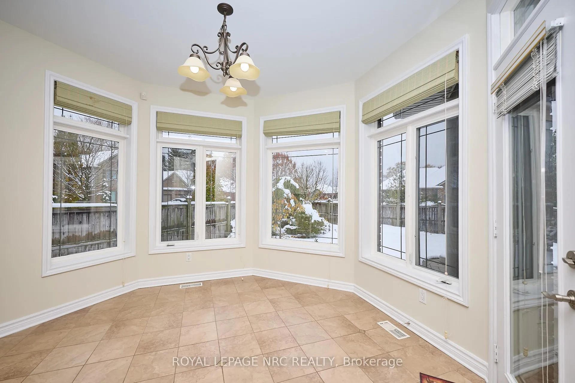 Photo 17 of 45 Timber Creek Crescent, Pelham, Fonthill — HOMEH