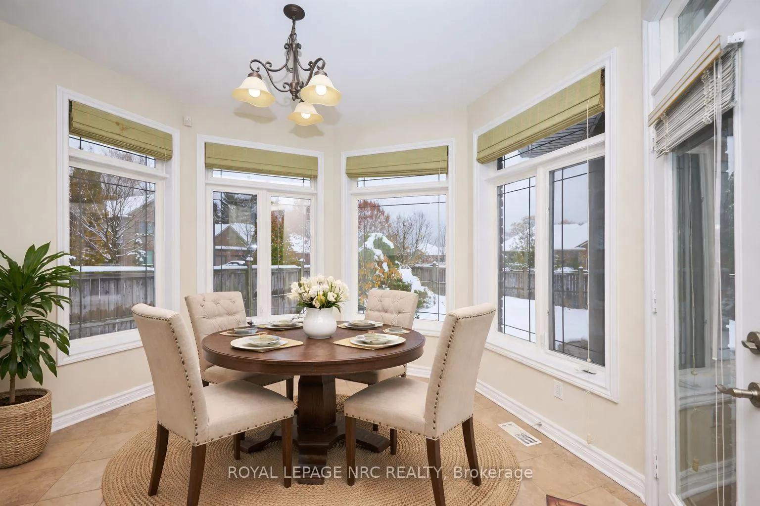 Photo 18 of 45 Timber Creek Crescent, Pelham, Fonthill — HOMEH