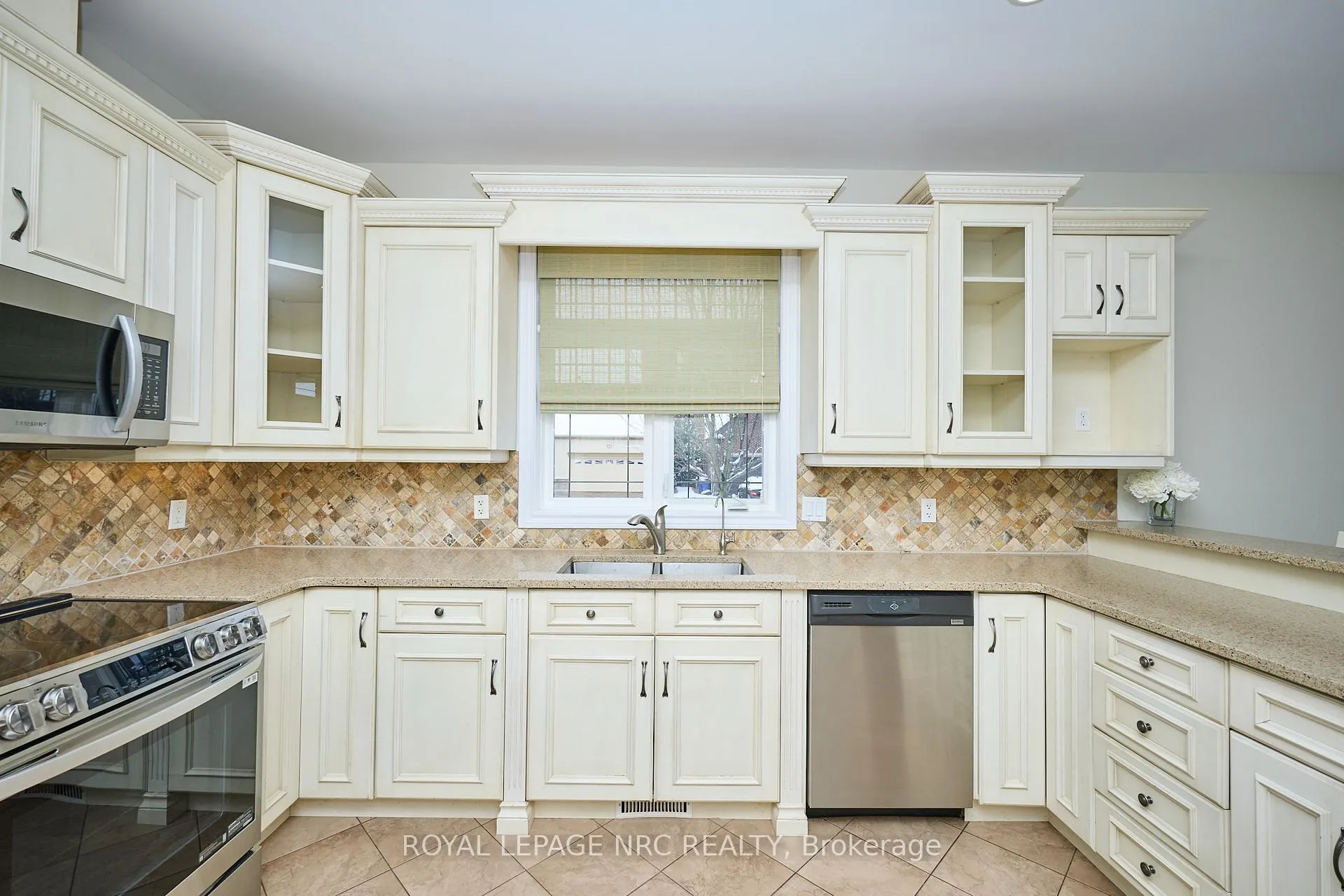 Photo 20 of 45 Timber Creek Crescent, Pelham, Fonthill — HOMEH