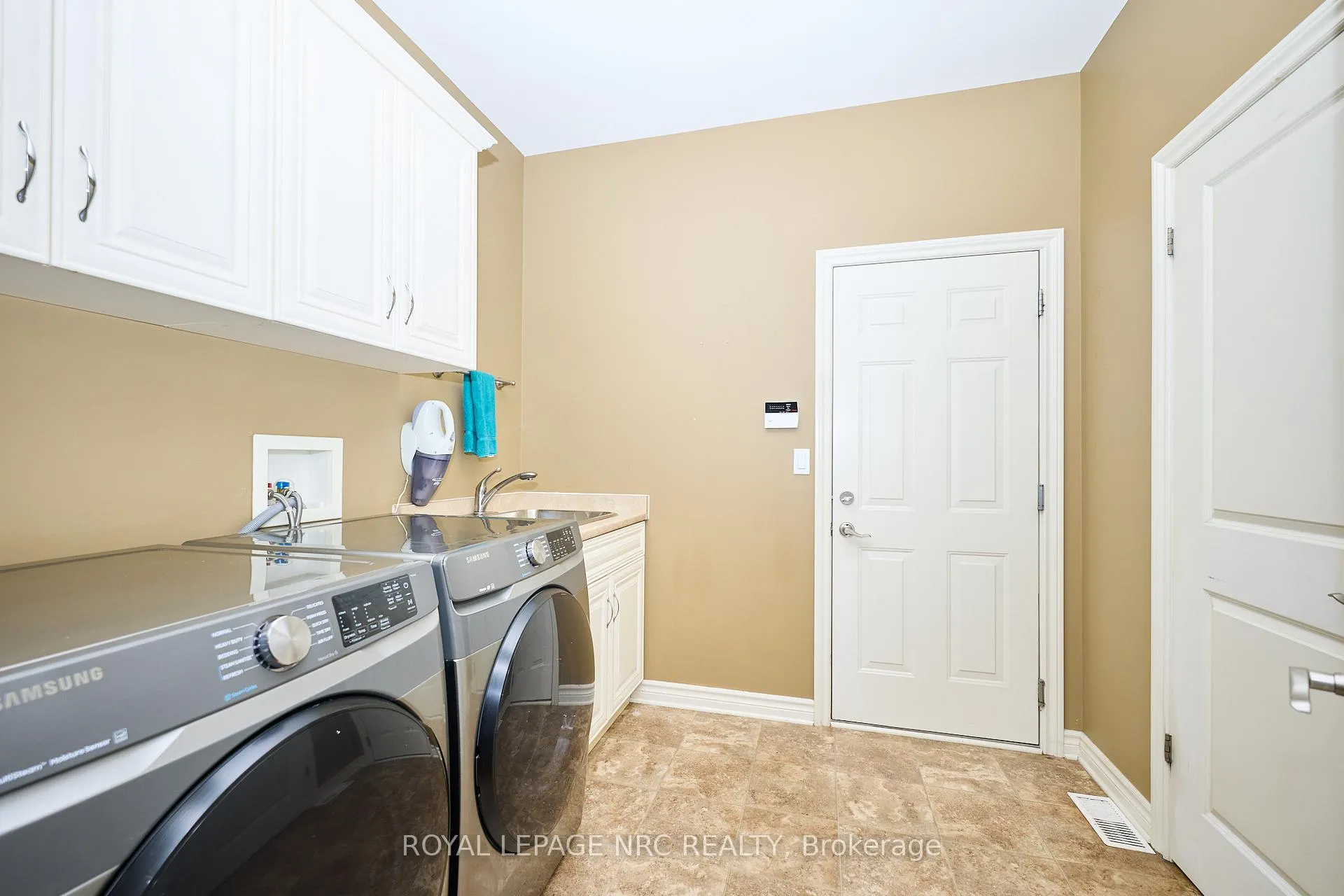 Photo 23 of 45 Timber Creek Crescent, Pelham, Fonthill — HOMEH