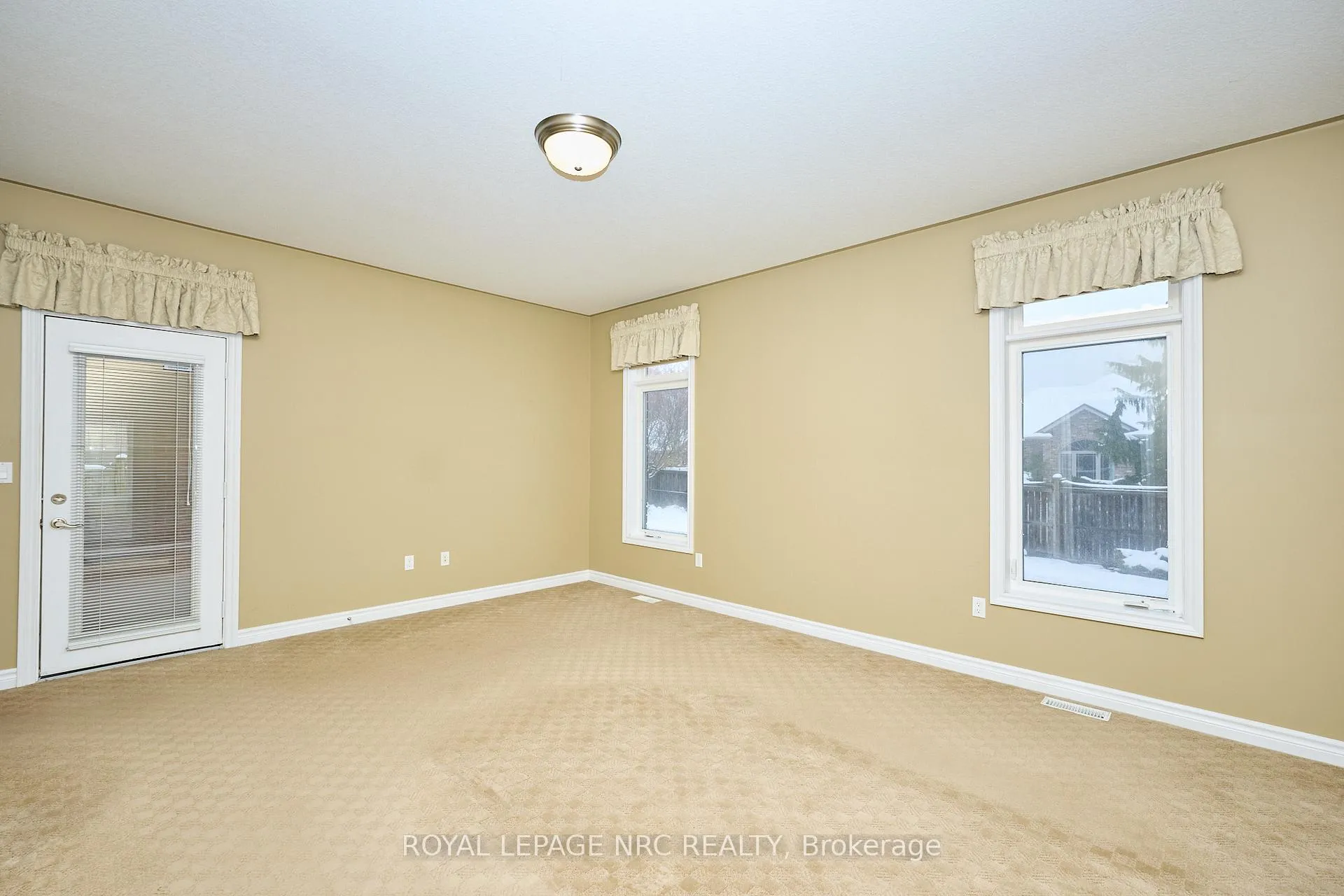 Photo 25 of 45 Timber Creek Crescent, Pelham, Fonthill — HOMEH