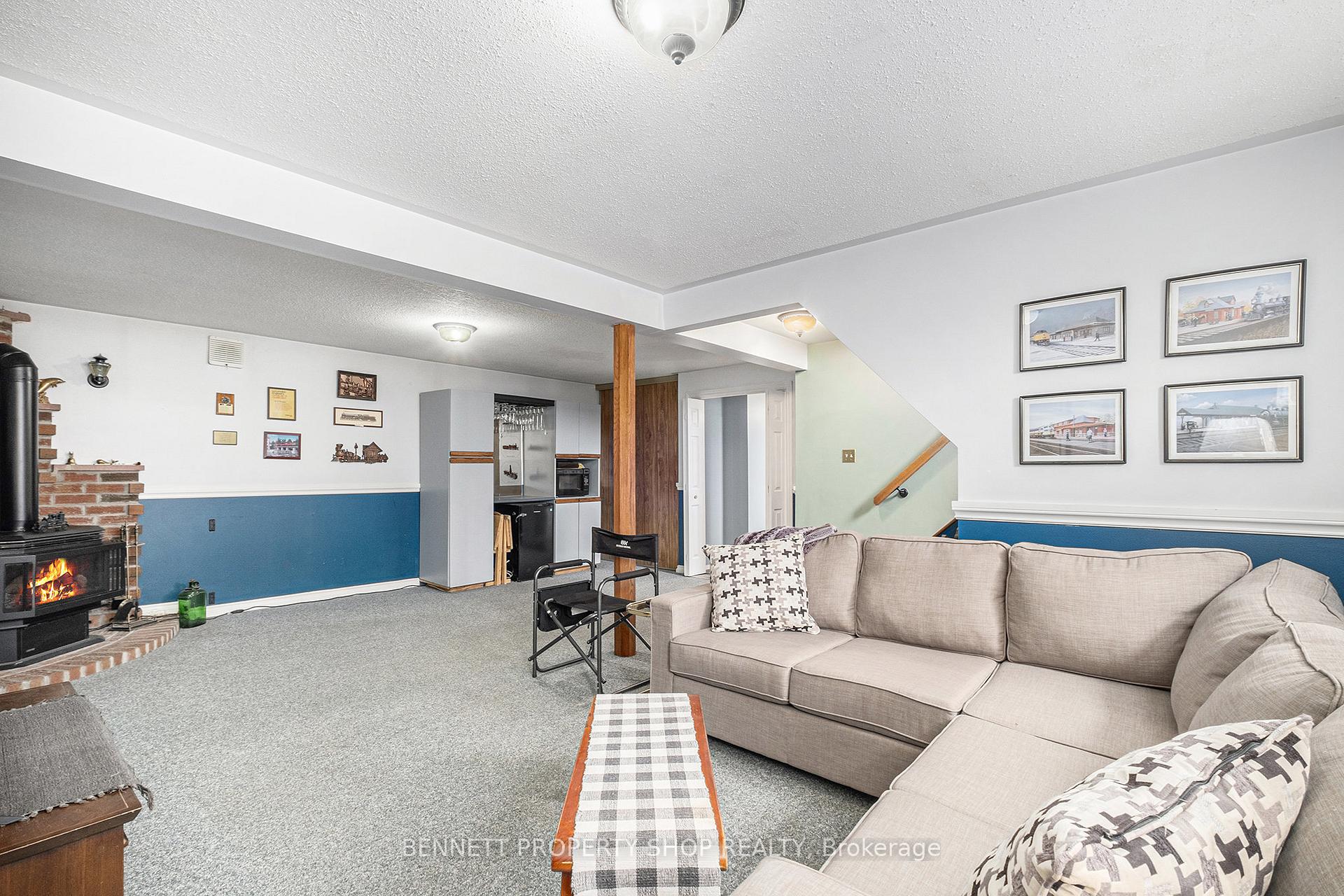 Photo 15 of 69 Colonel By Crescent, Smiths Falls — HOMEH