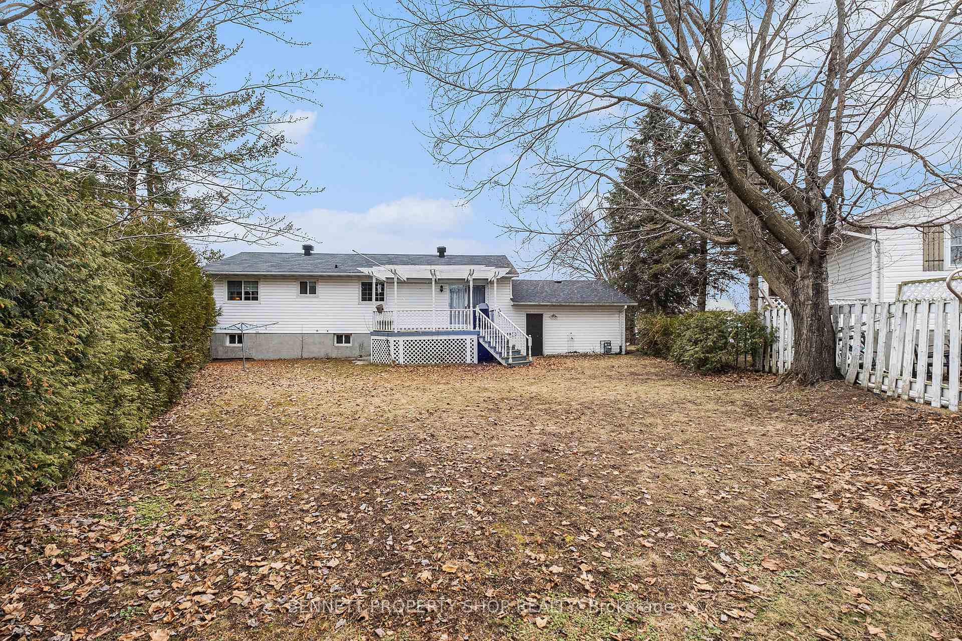 Photo 17 of 69 Colonel By Crescent, Smiths Falls — HOMEH