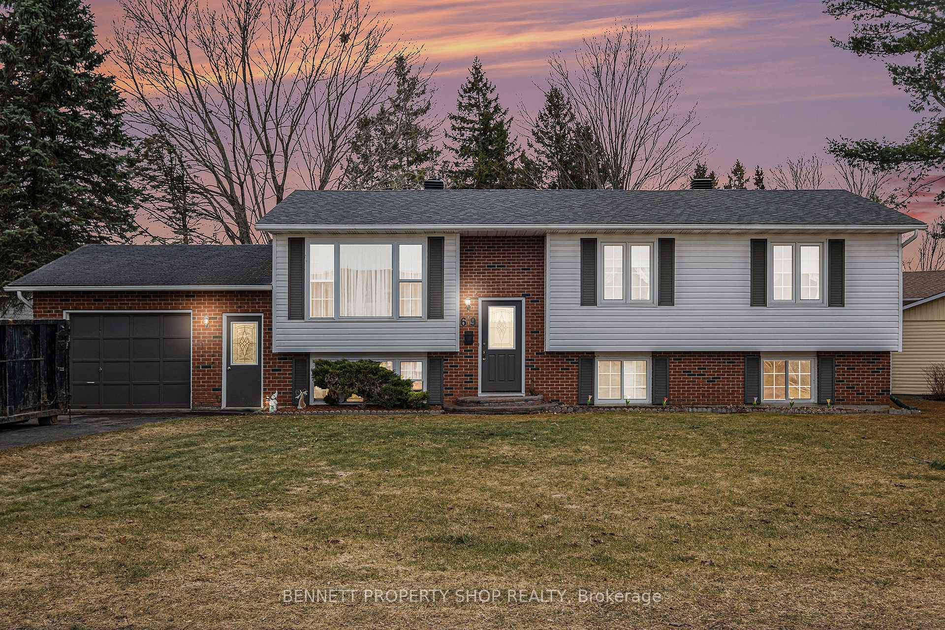 Photo 21 of 69 Colonel By Crescent, Smiths Falls — HOMEH