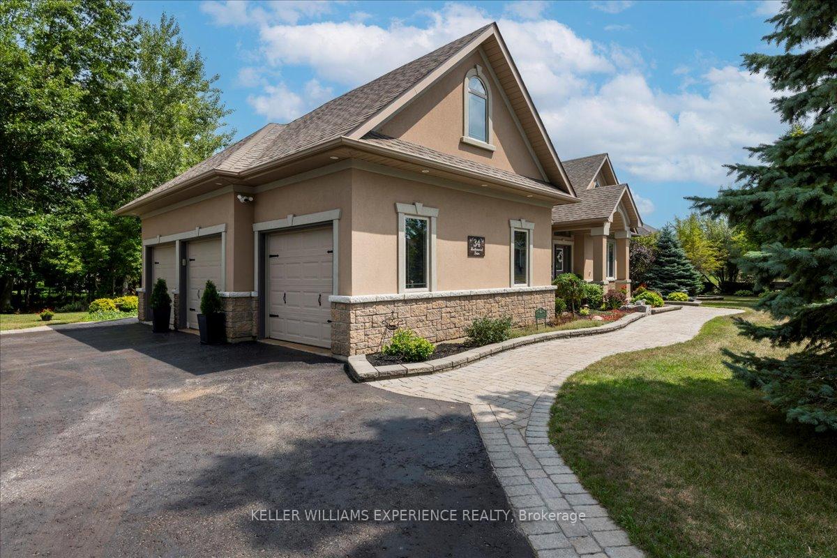Photo 2 of 34 Heatherwood Drive, Springwater, Midhurst — HOMEH