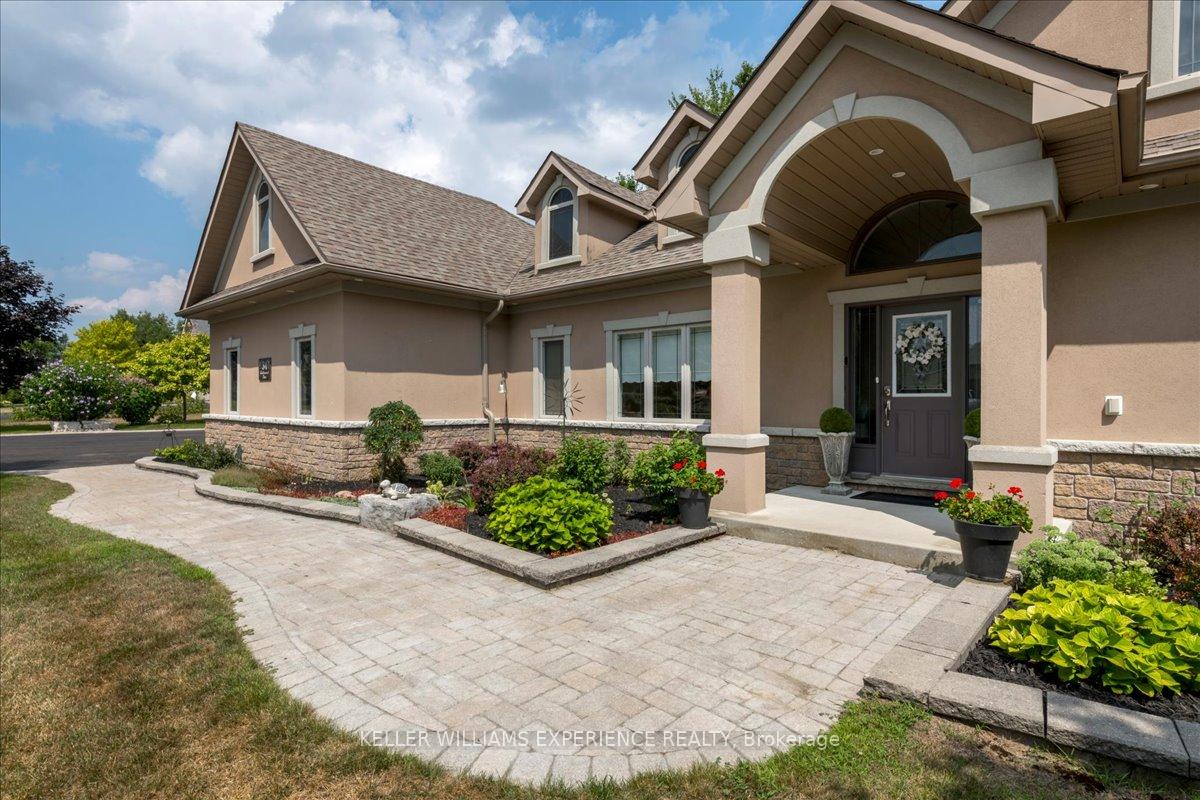 Photo 3 of 34 Heatherwood Drive, Springwater, Midhurst — HOMEH
