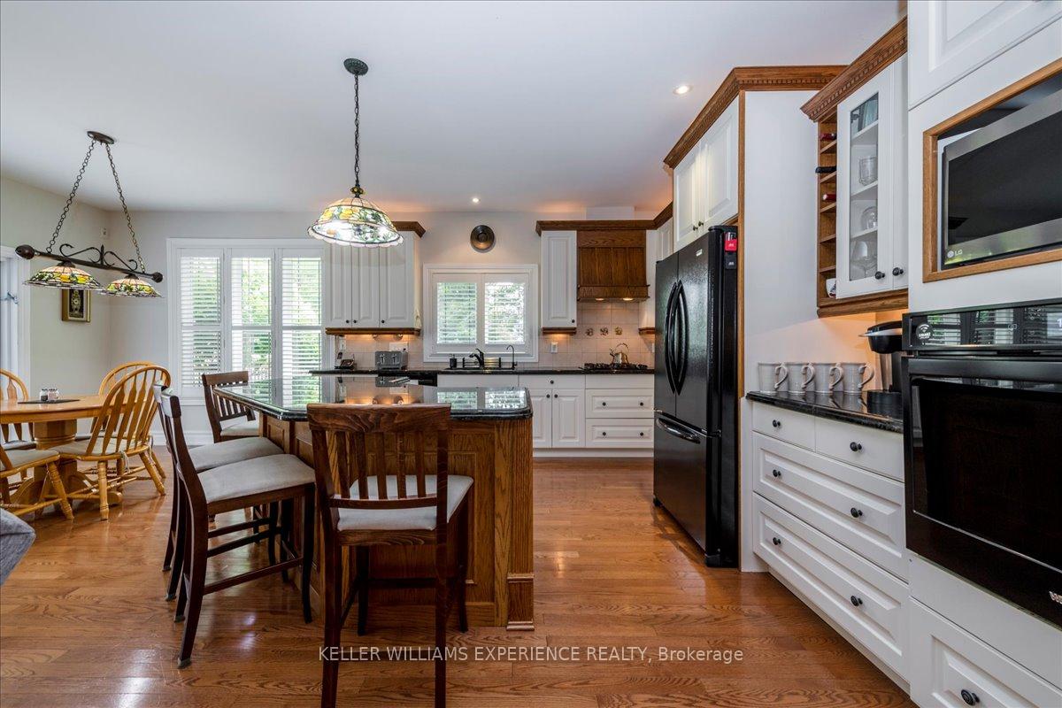 Photo 8 of 34 Heatherwood Drive, Springwater, Midhurst — HOMEH