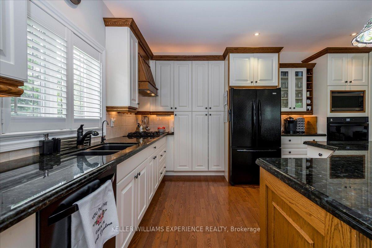 Photo 10 of 34 Heatherwood Drive, Springwater, Midhurst — HOMEH