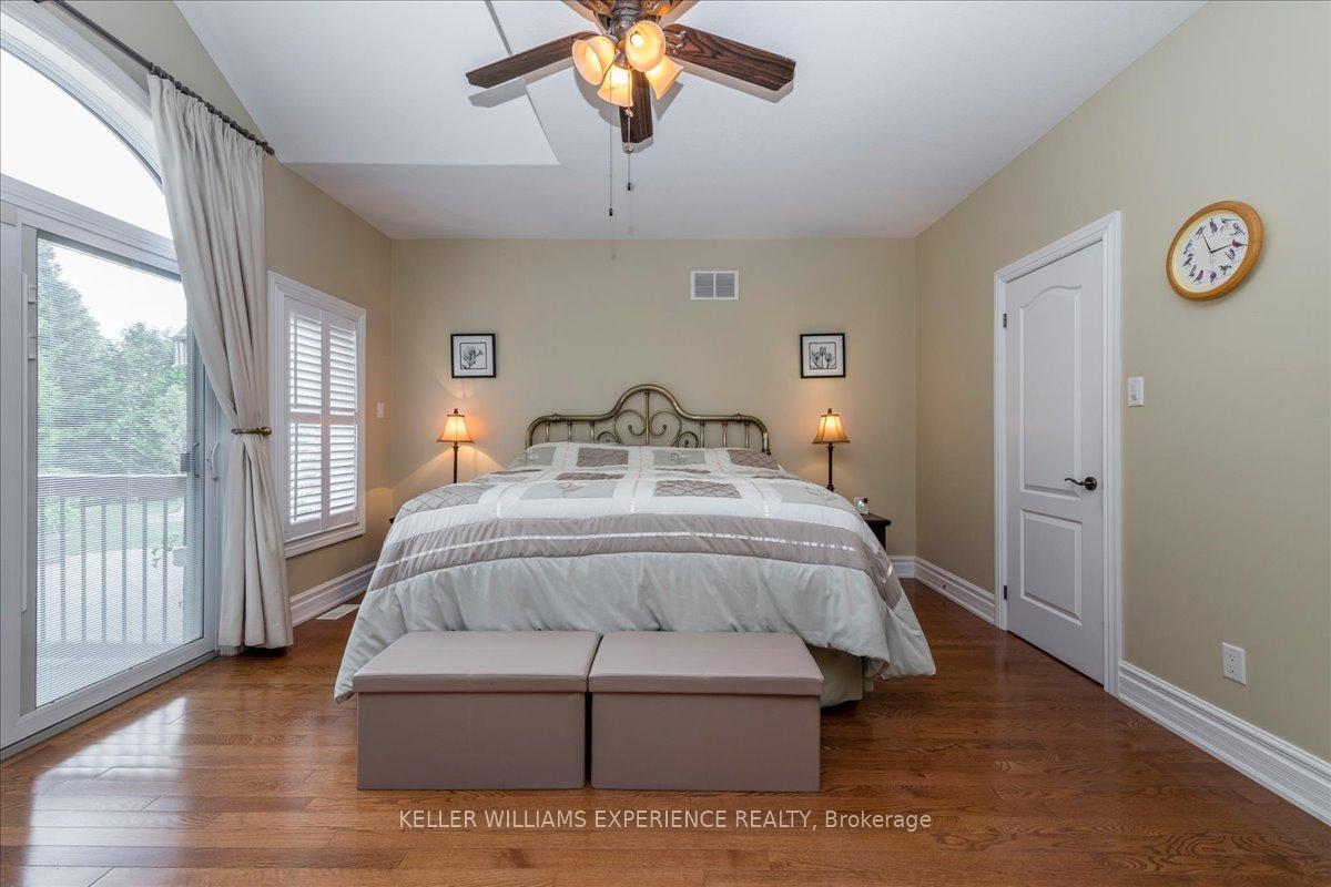 Photo 14 of 34 Heatherwood Drive, Springwater, Midhurst — HOMEH